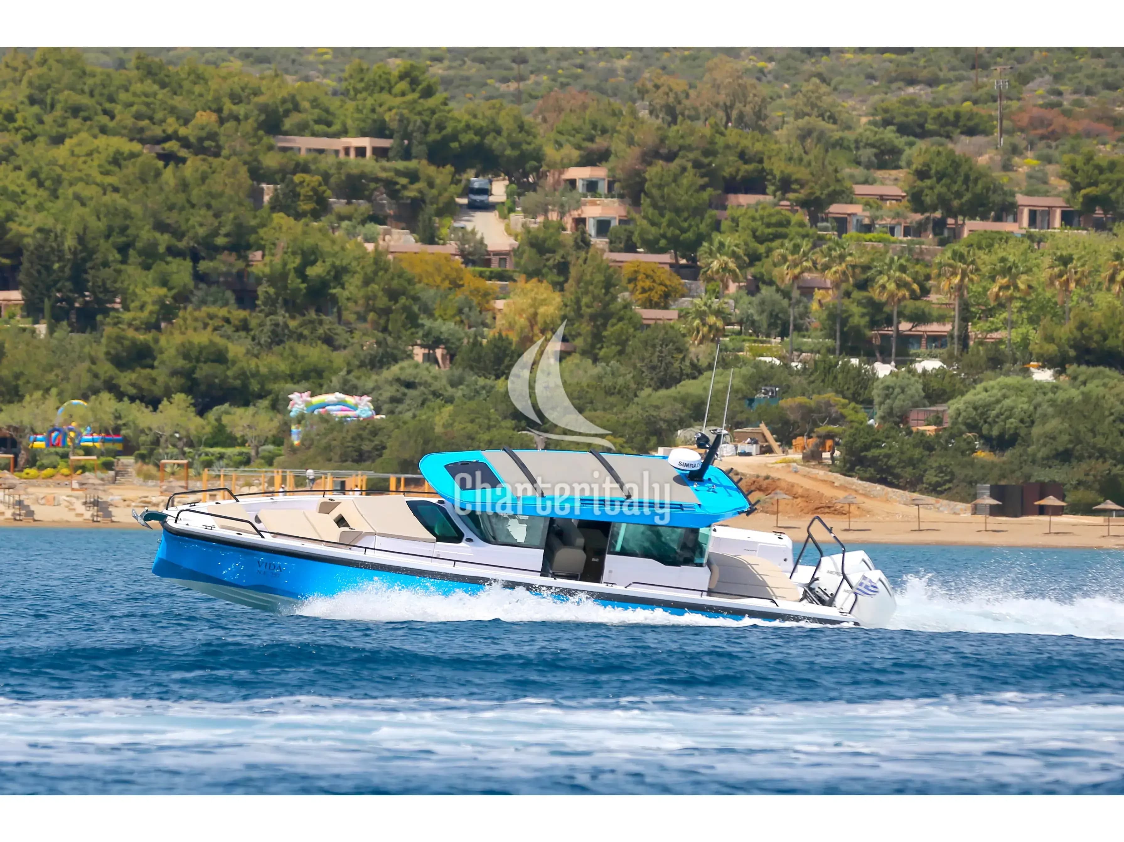 Axopar 37 XC Cross Cabin - VIDA - 1