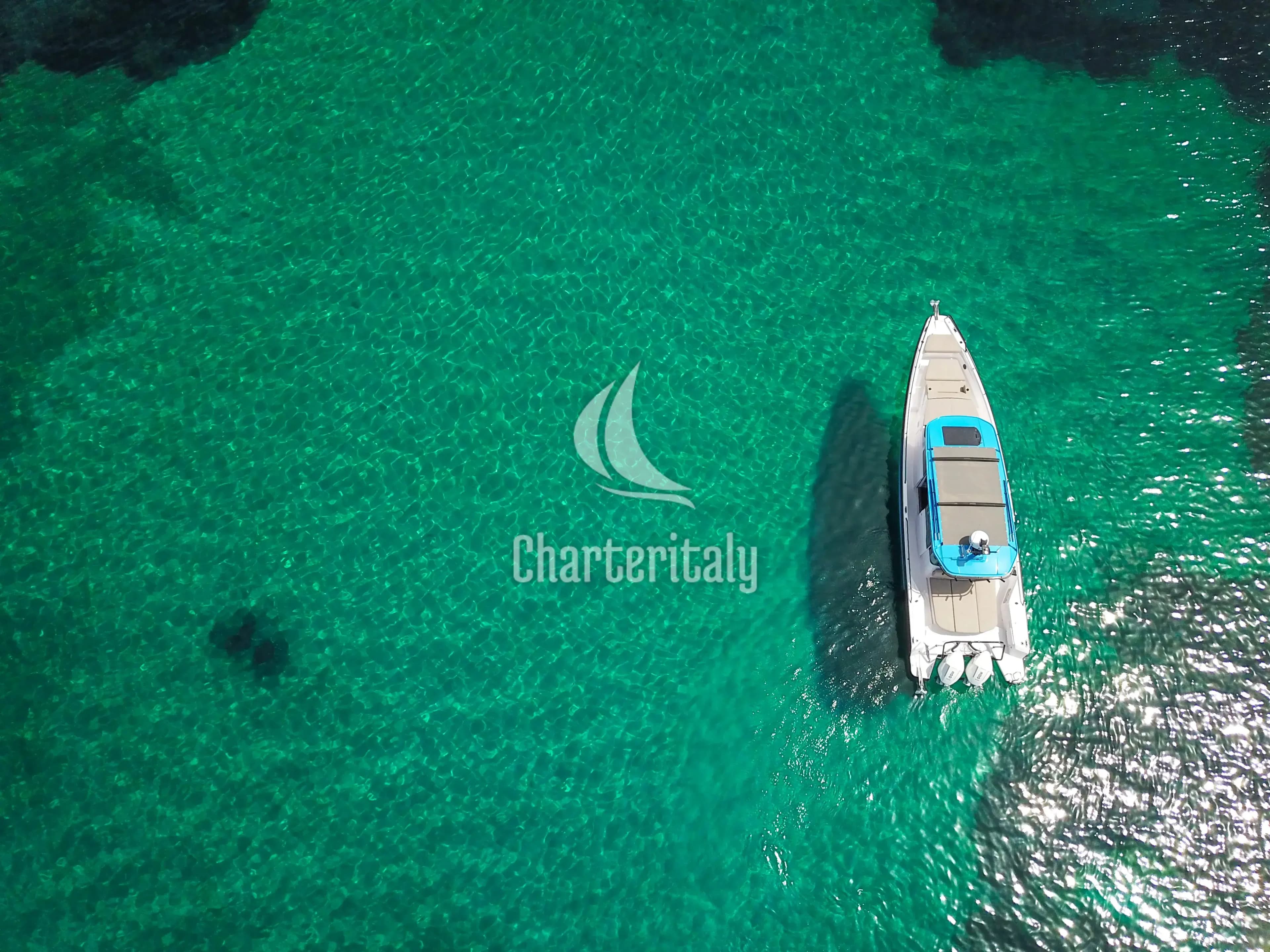 Axopar 37 XC Cross Cabin - VIDA - 3