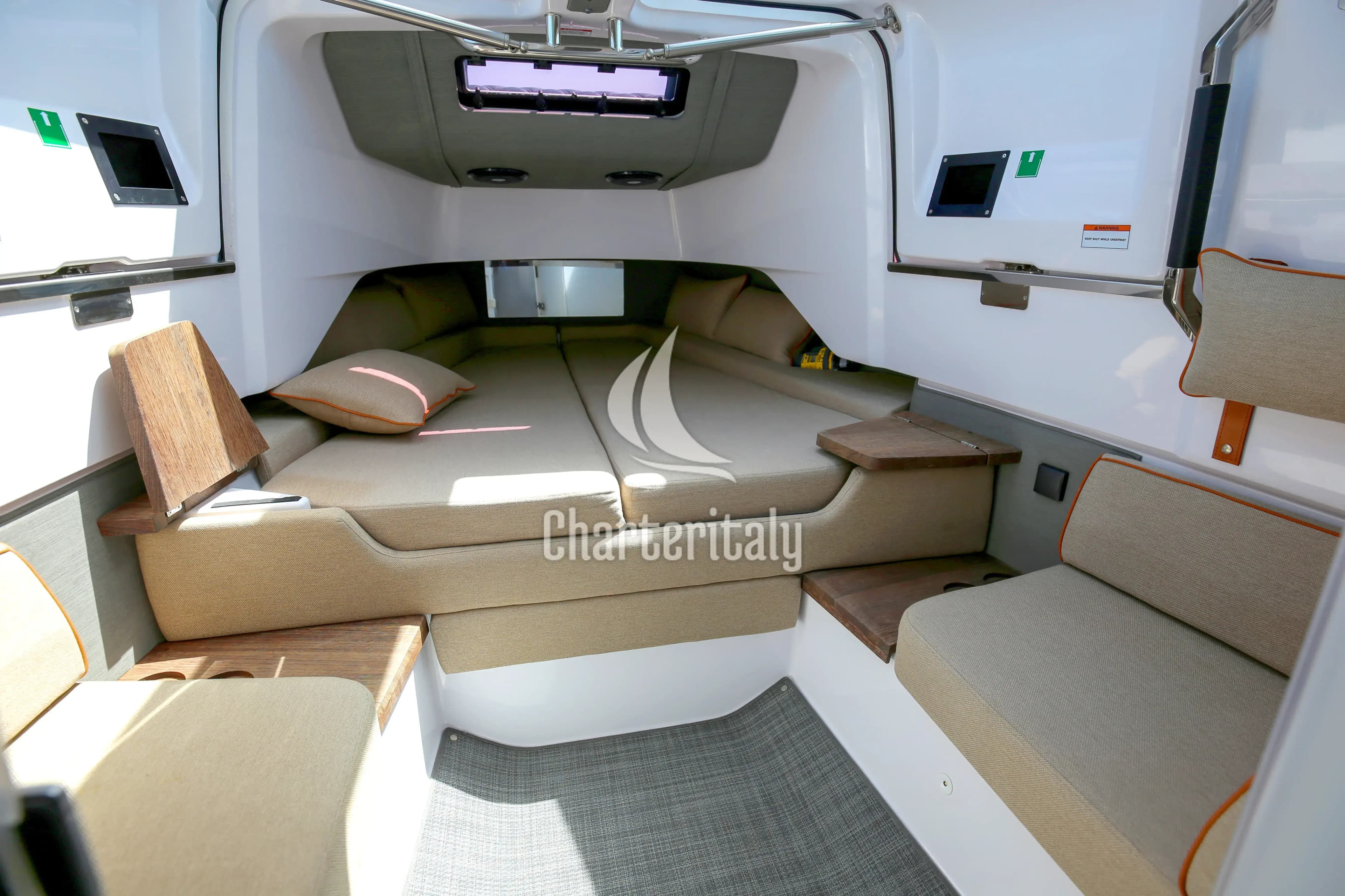 Axopar 37 XC Cross Cabin - VIDA - 2