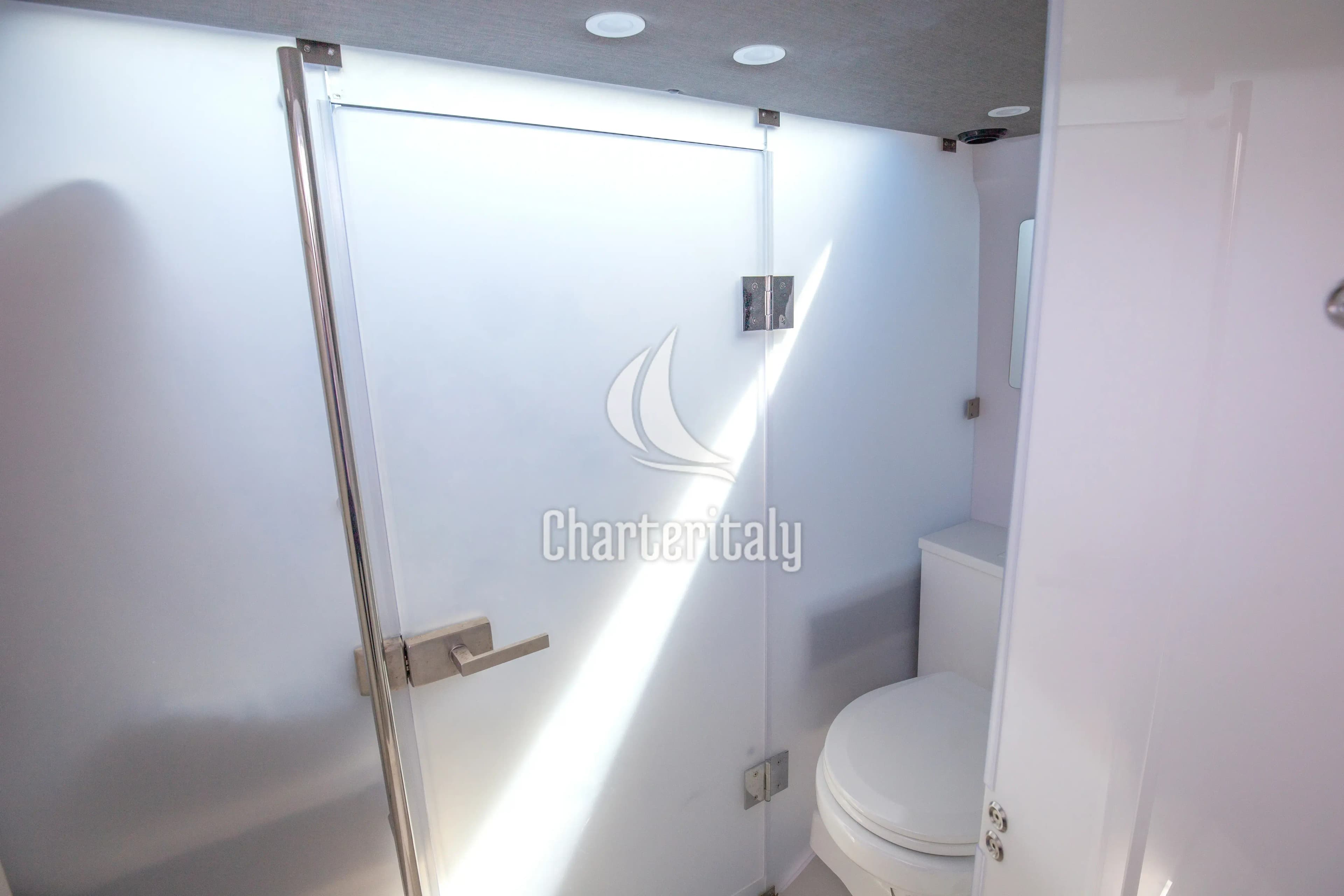 Axopar 37 XC Cross Cabin - VIDA - 16