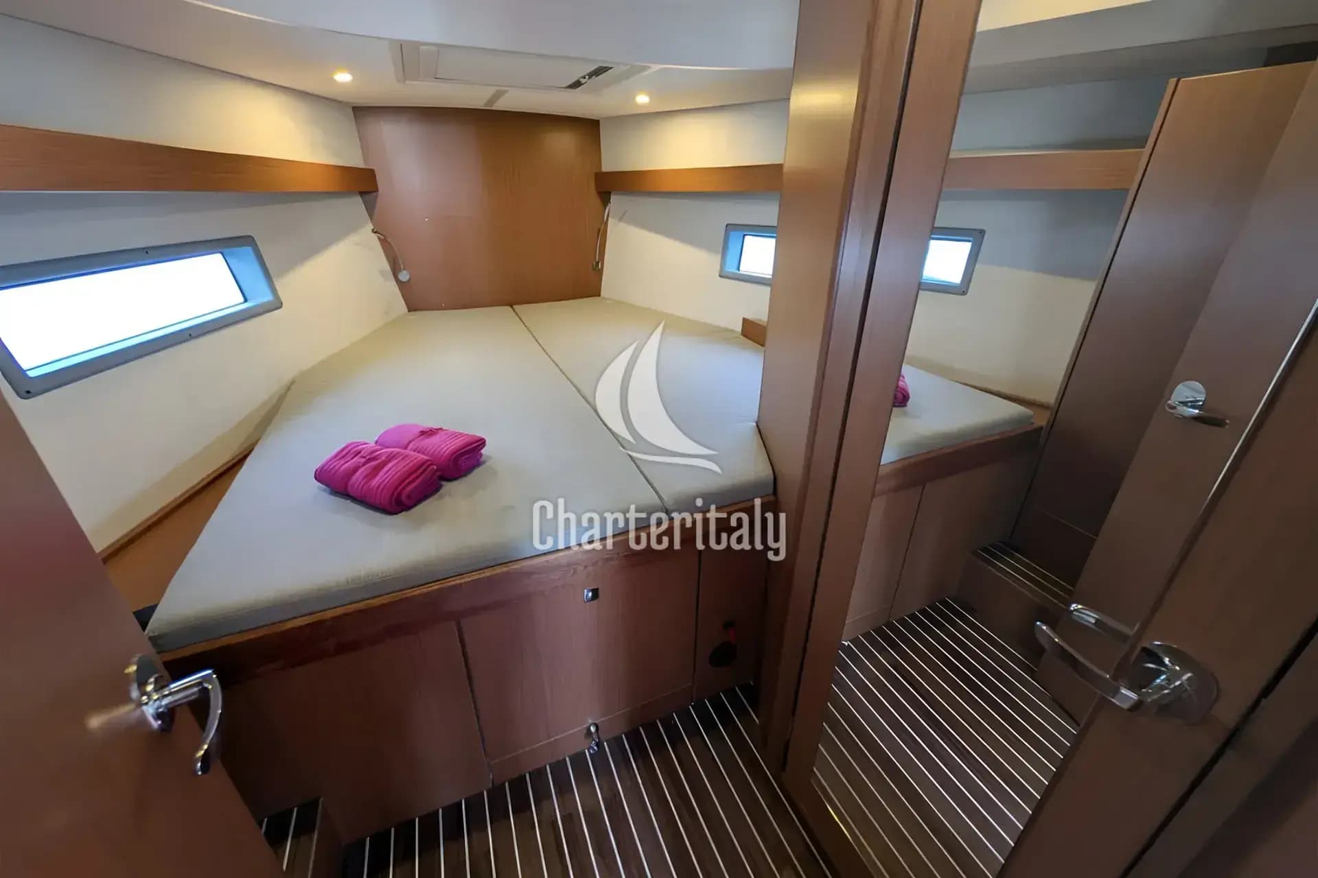 Bavaria C42 - Blue Eyes - 12