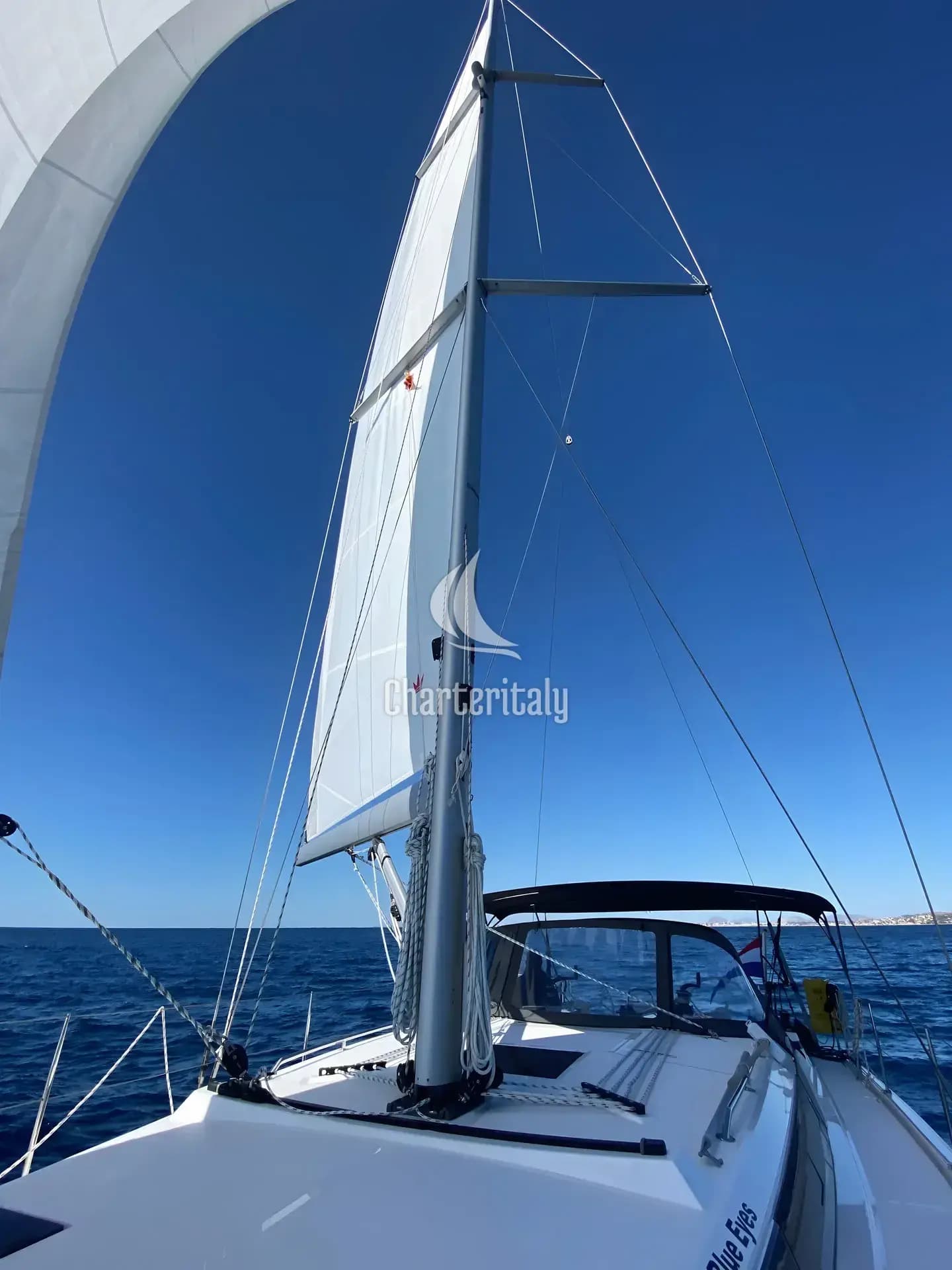 Bavaria C42 - Blue Eyes - 6