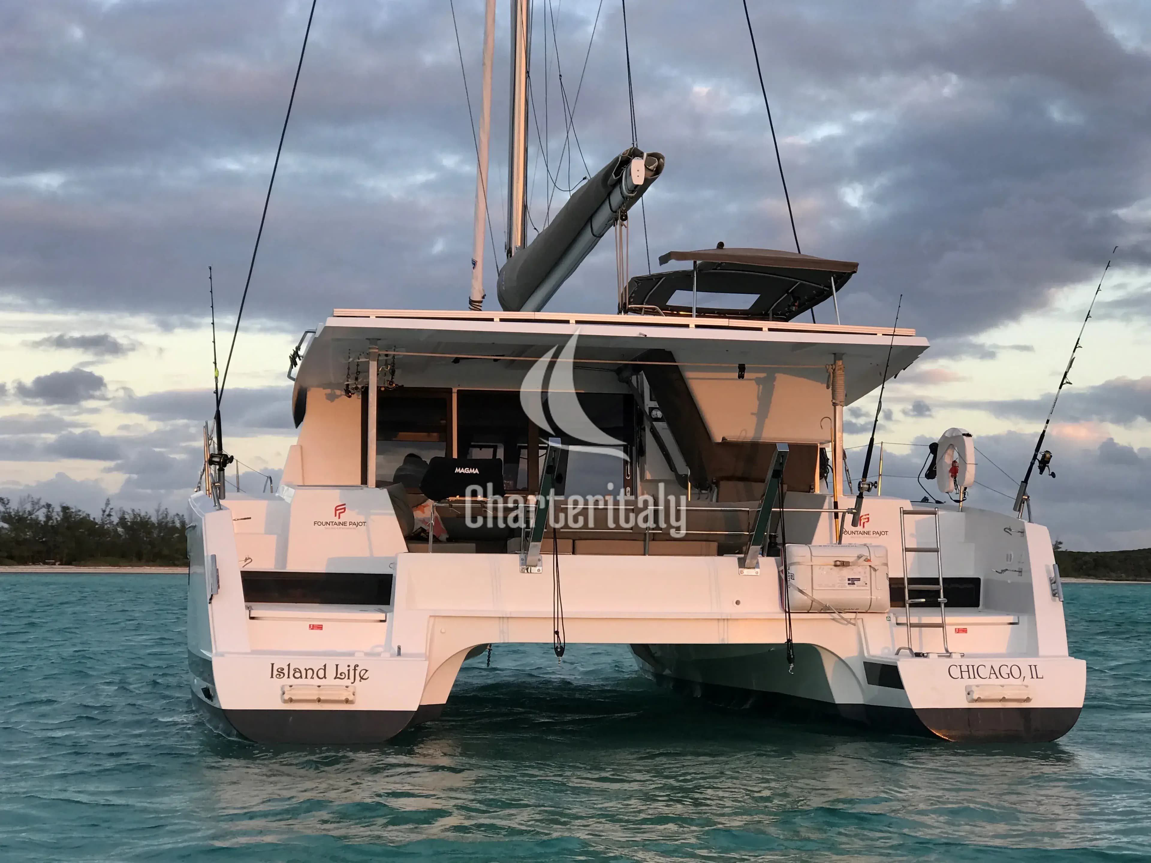 Lucia 40 - Island Life - 8