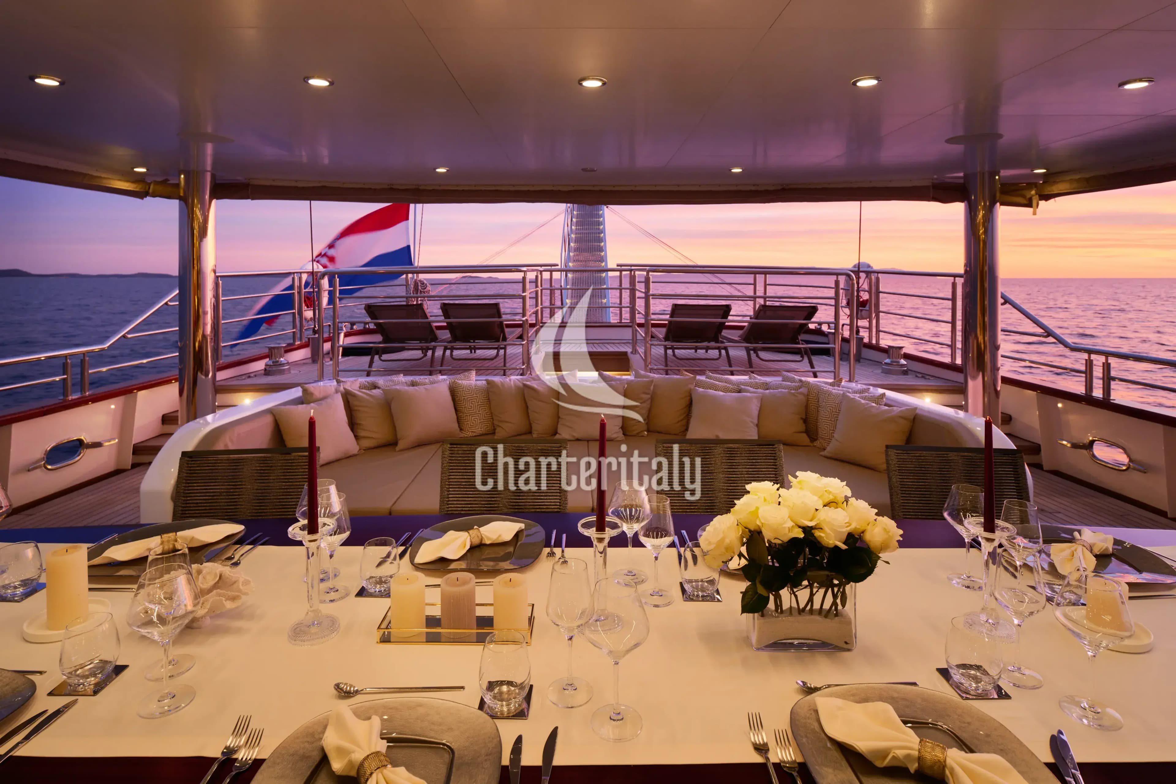 Motoryacht - Love Story - 45