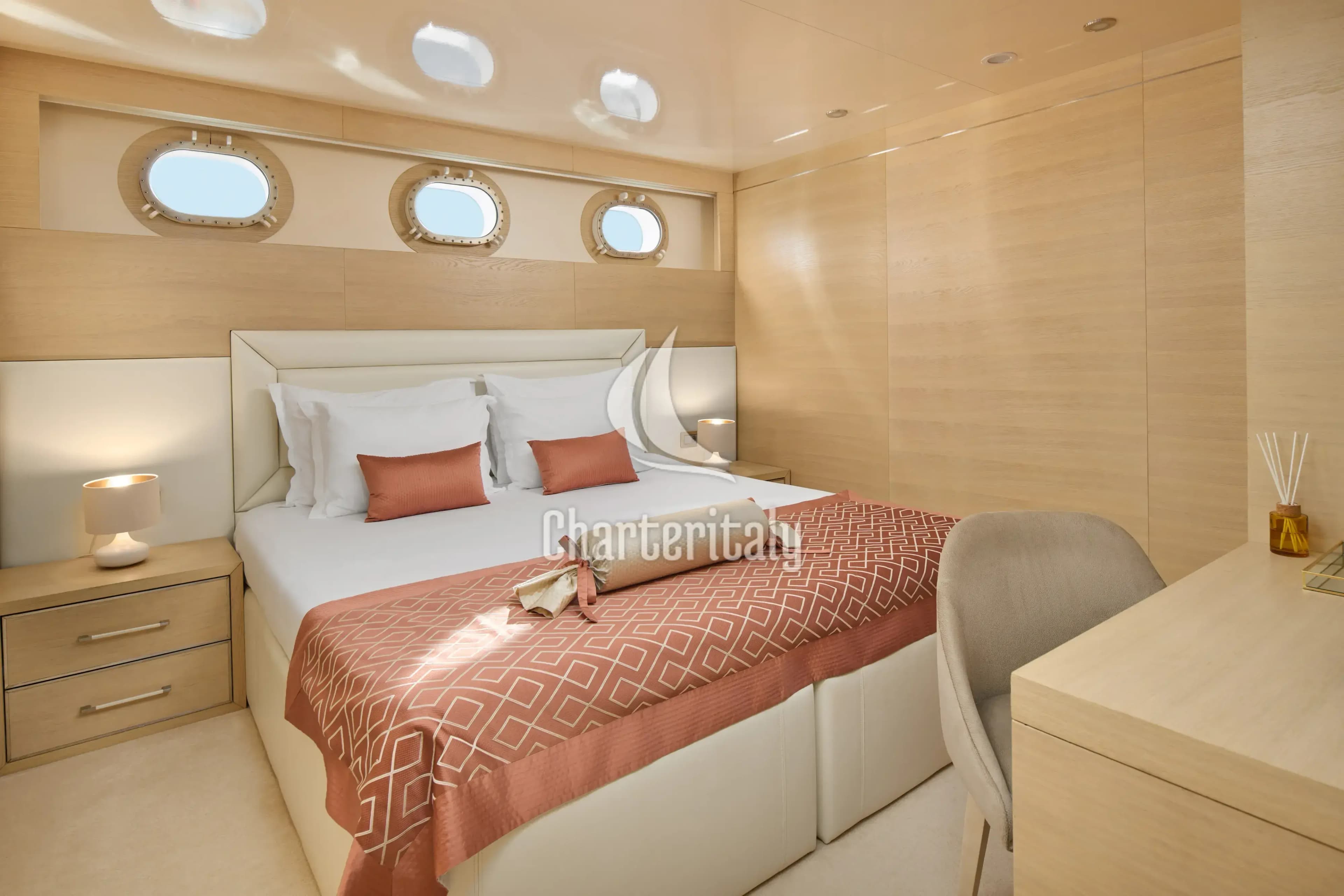 Motoryacht - Love Story - 32