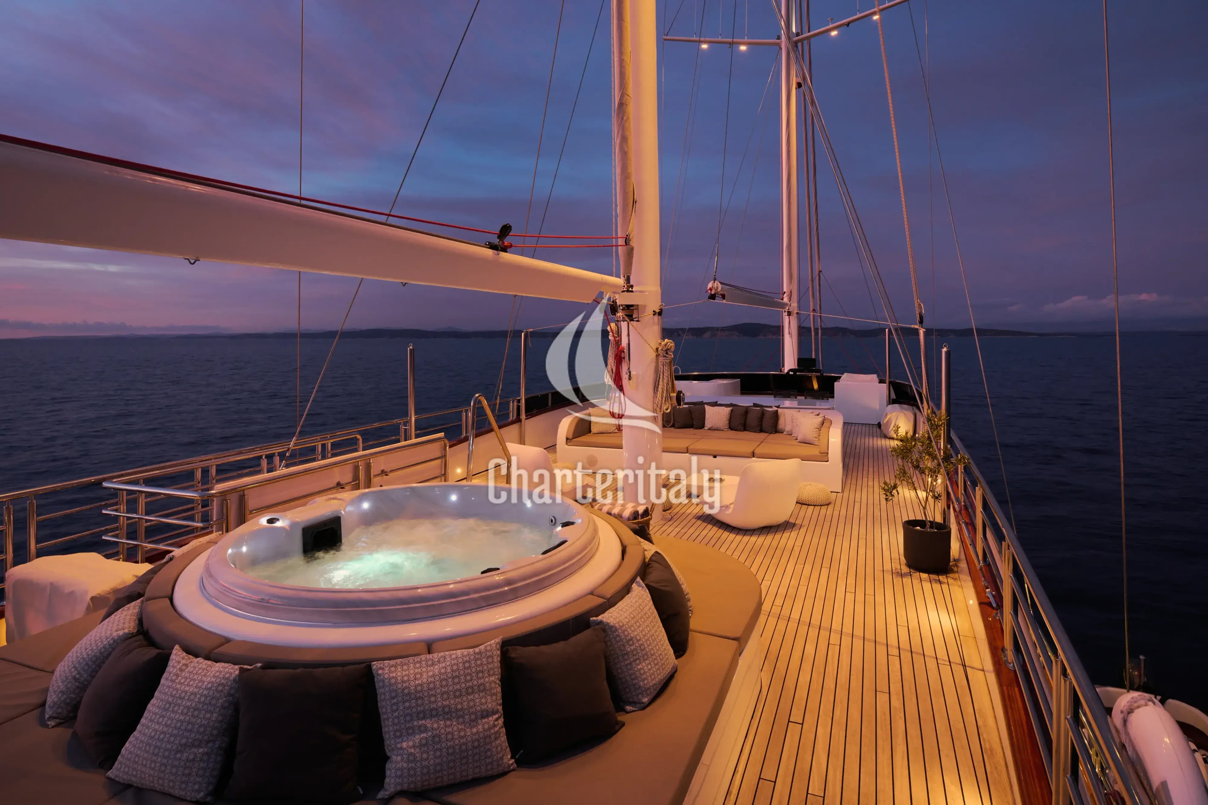 Motoryacht - Love Story - 35