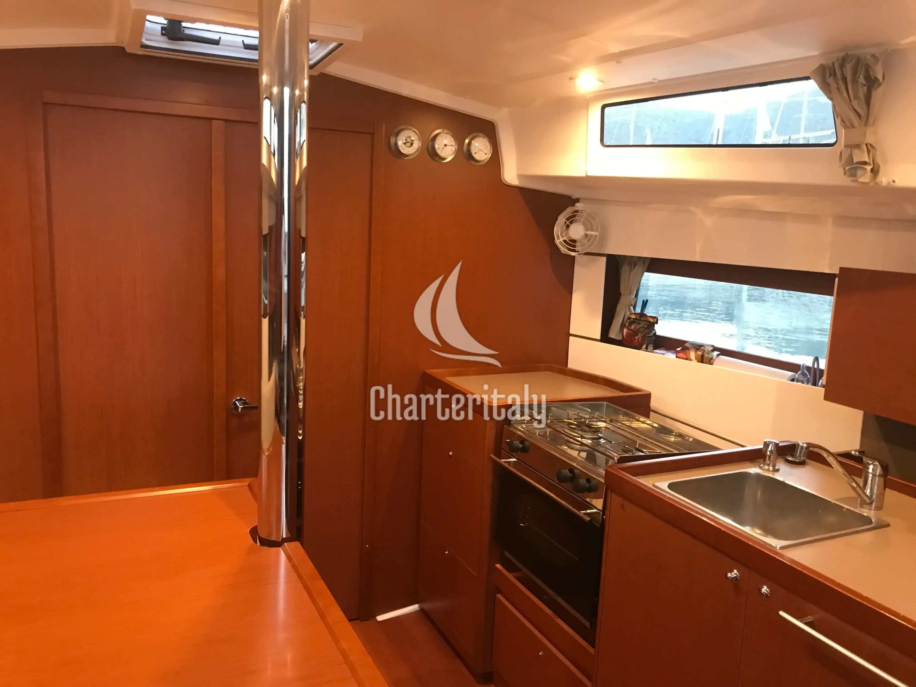 Oceanis 38.1 - Baby Dory - 3