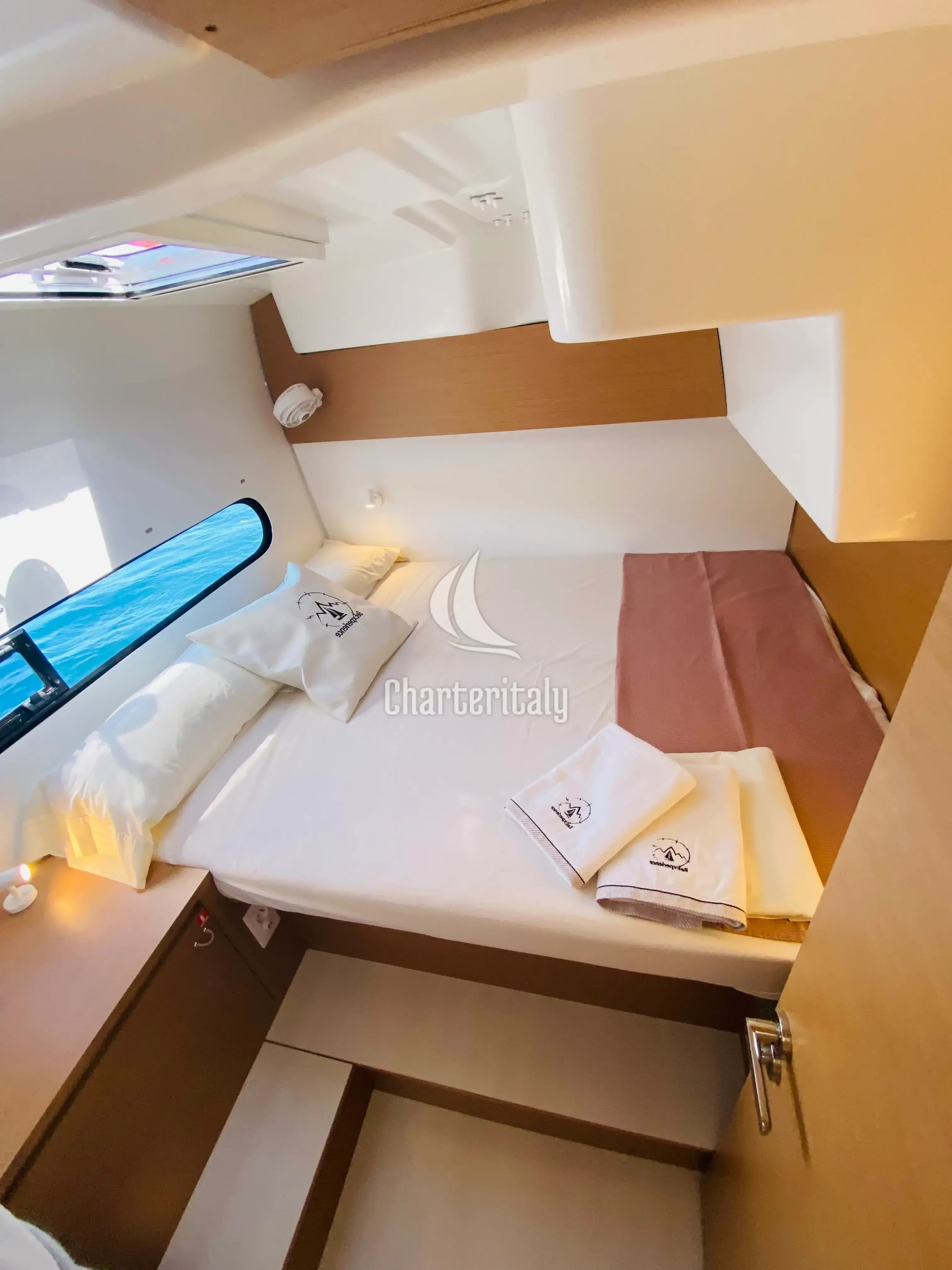 Excess 11 - MOANA Denia BAREBOAT - 31