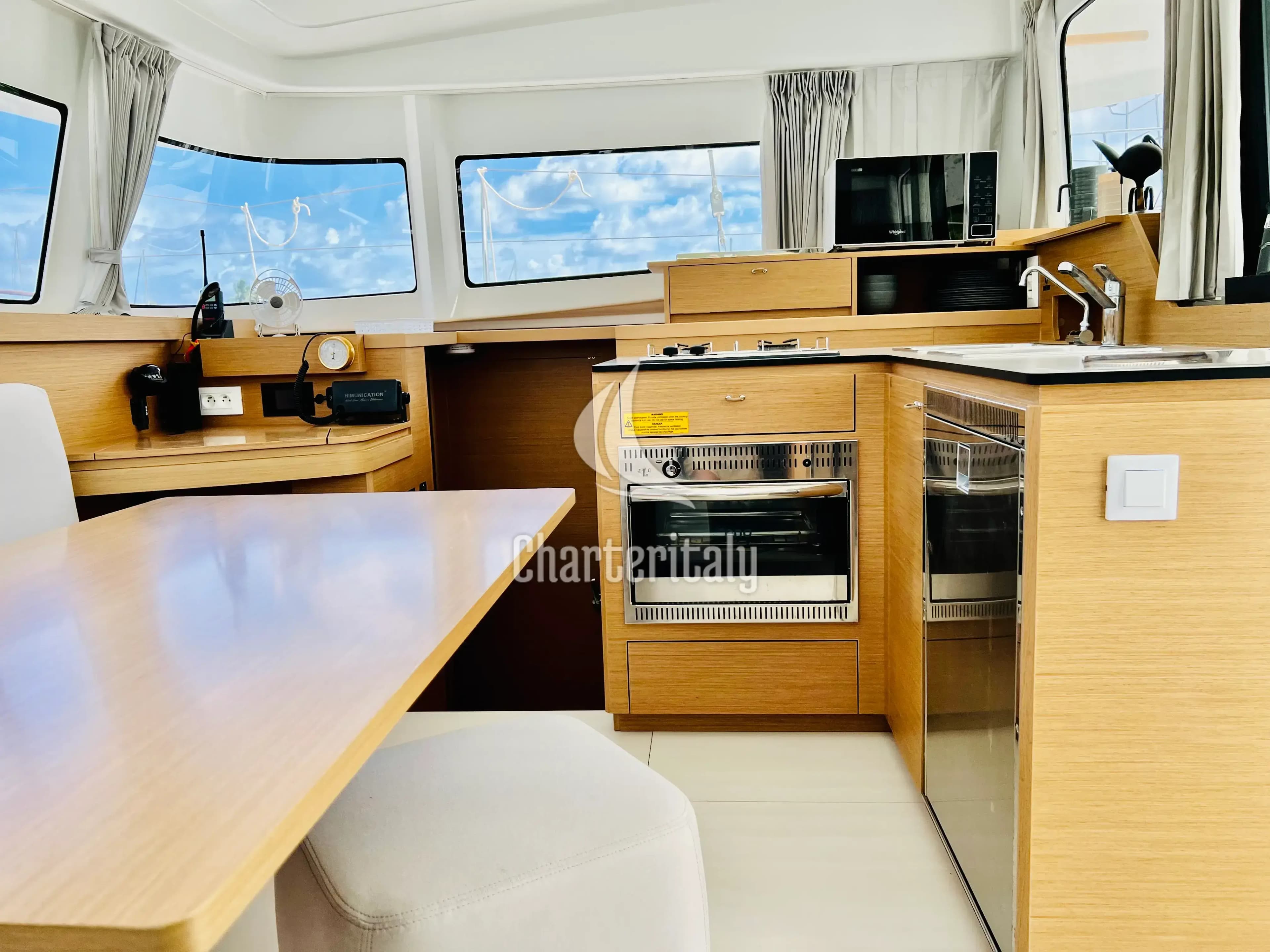 Excess 11 - MOANA Denia BAREBOAT - 43