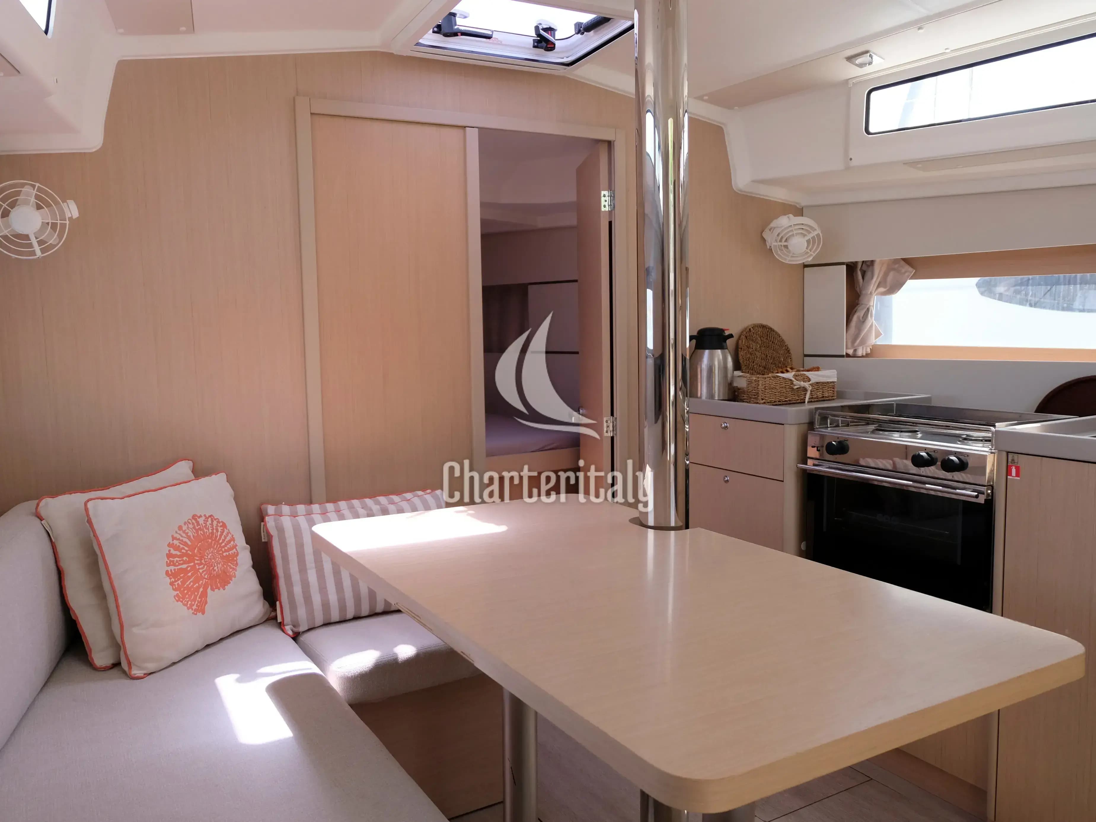 Oceanis 38.1 - TRITON 89 - 15