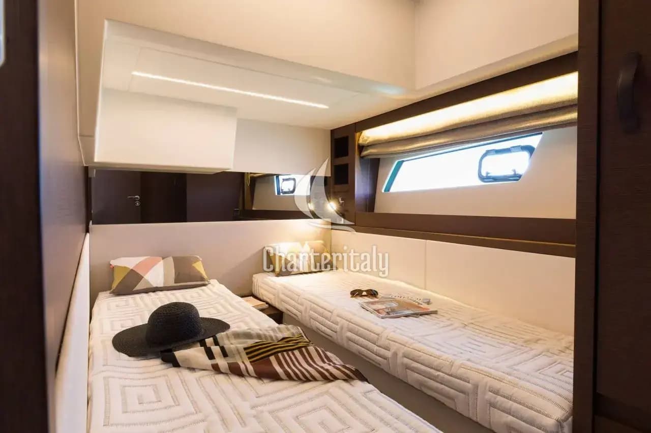 Prestige 520 Flybridge - 3 + 1 cab. - Caprice - 15