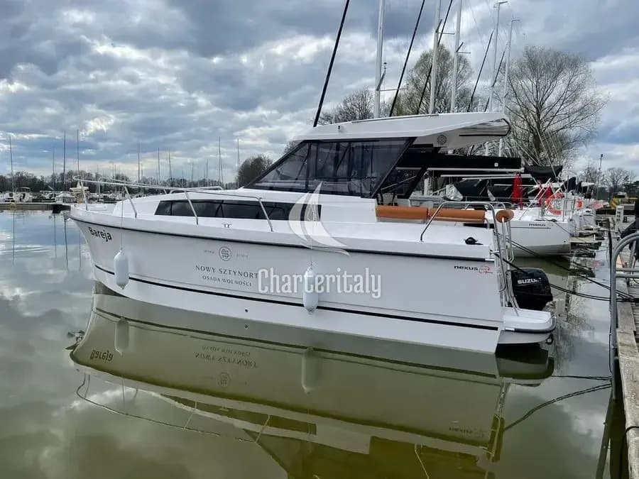 Nexus Revo 870 Prestige - Holland - 1