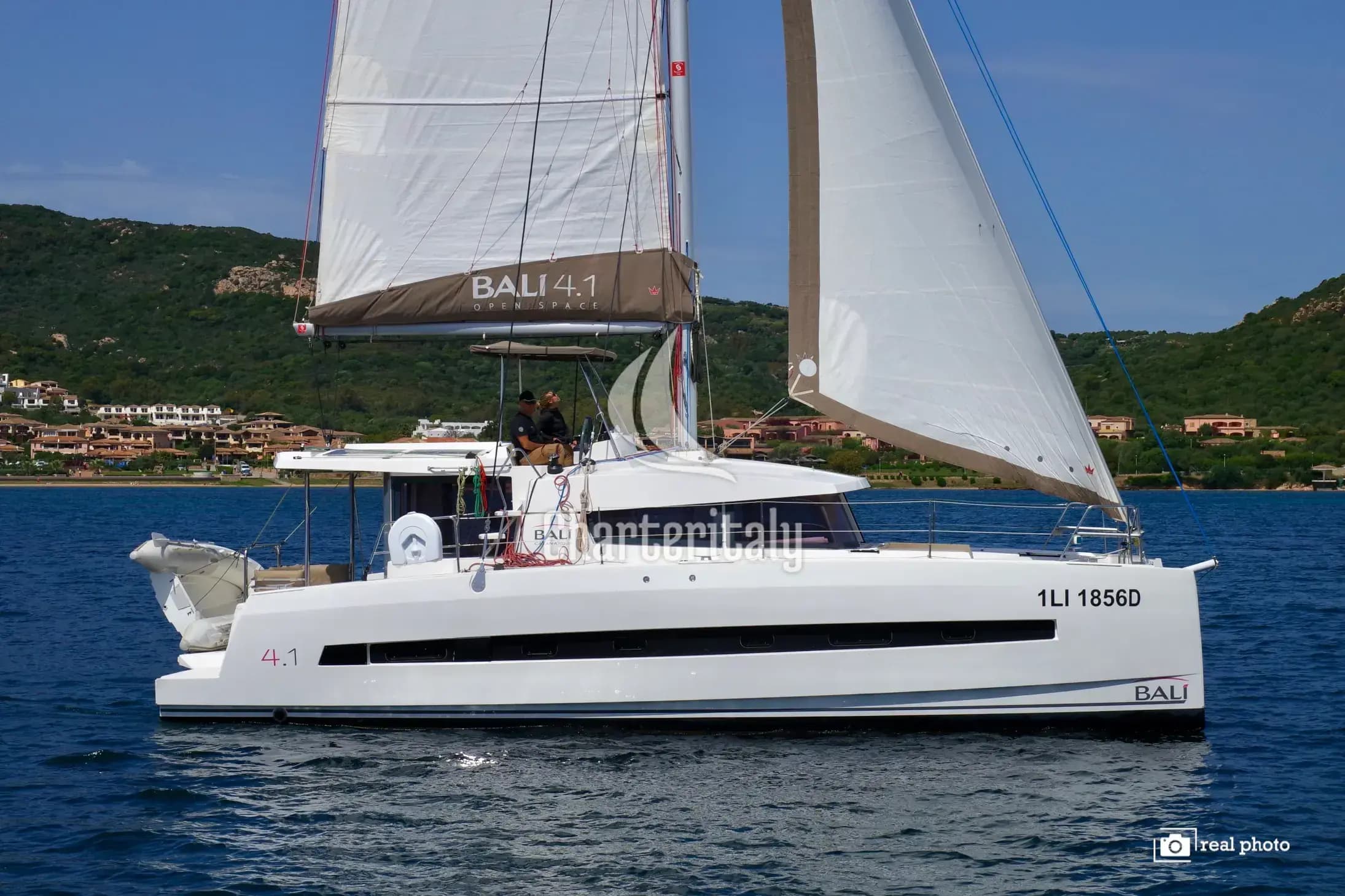 Bali 4.1 - Alba - Water maker, Solar Panel - 13
