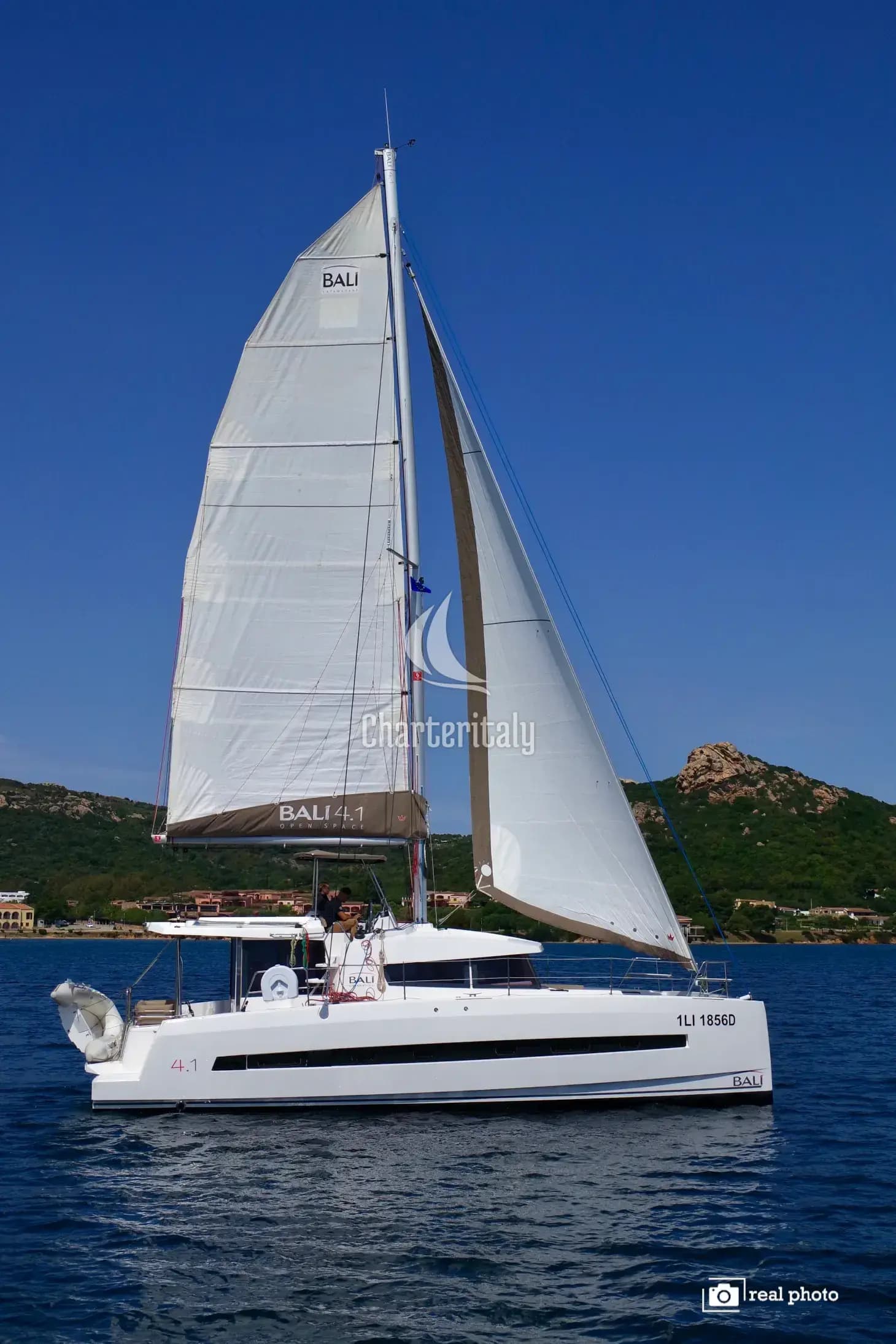 Bali 4.1 - Alba - Water maker, Solar Panel - 7