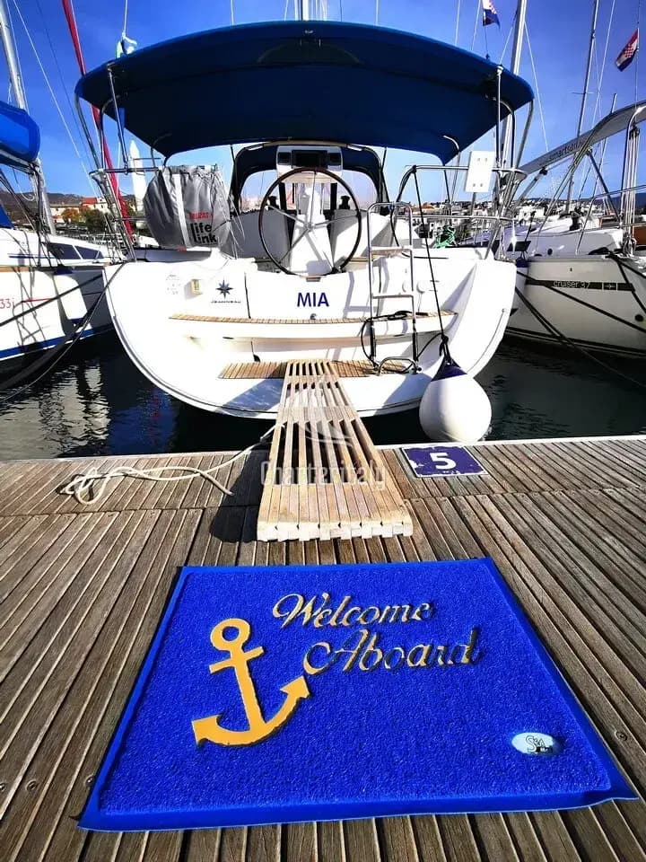 Sun Odyssey 36i - Mia - 1