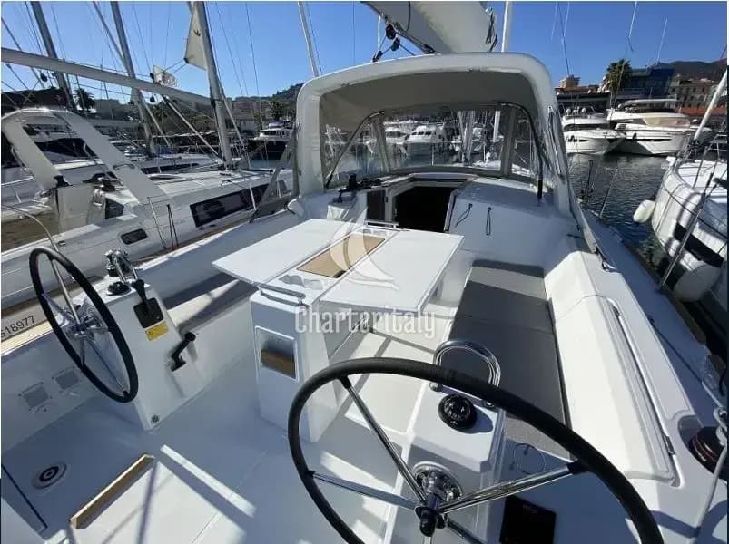 Oceanis 38.1 - Maximus - 8