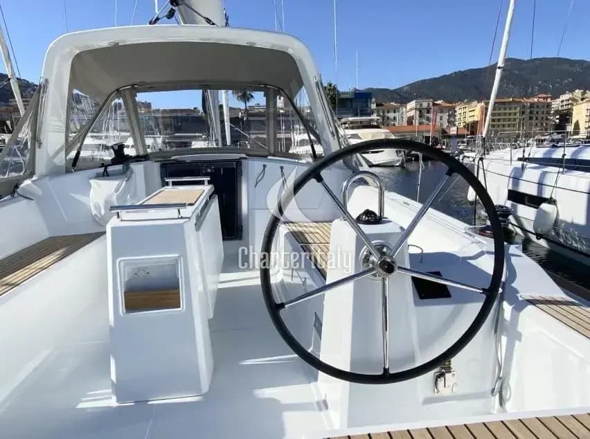 Oceanis 38.1 - Maximus - 9