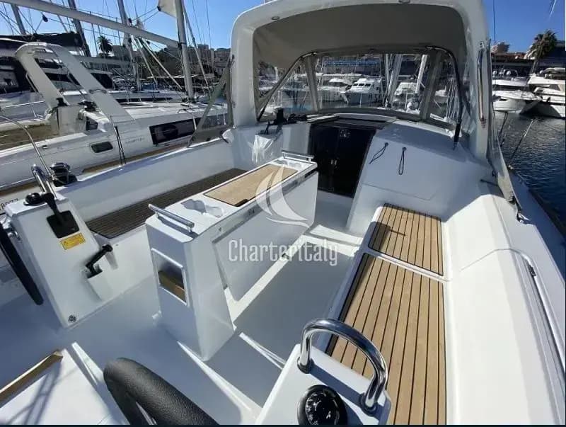 Oceanis 38.1 - Maximus - 21
