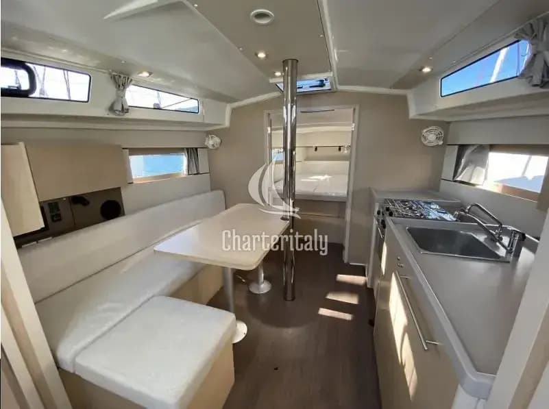 Oceanis 38.1 - Maximus - 16