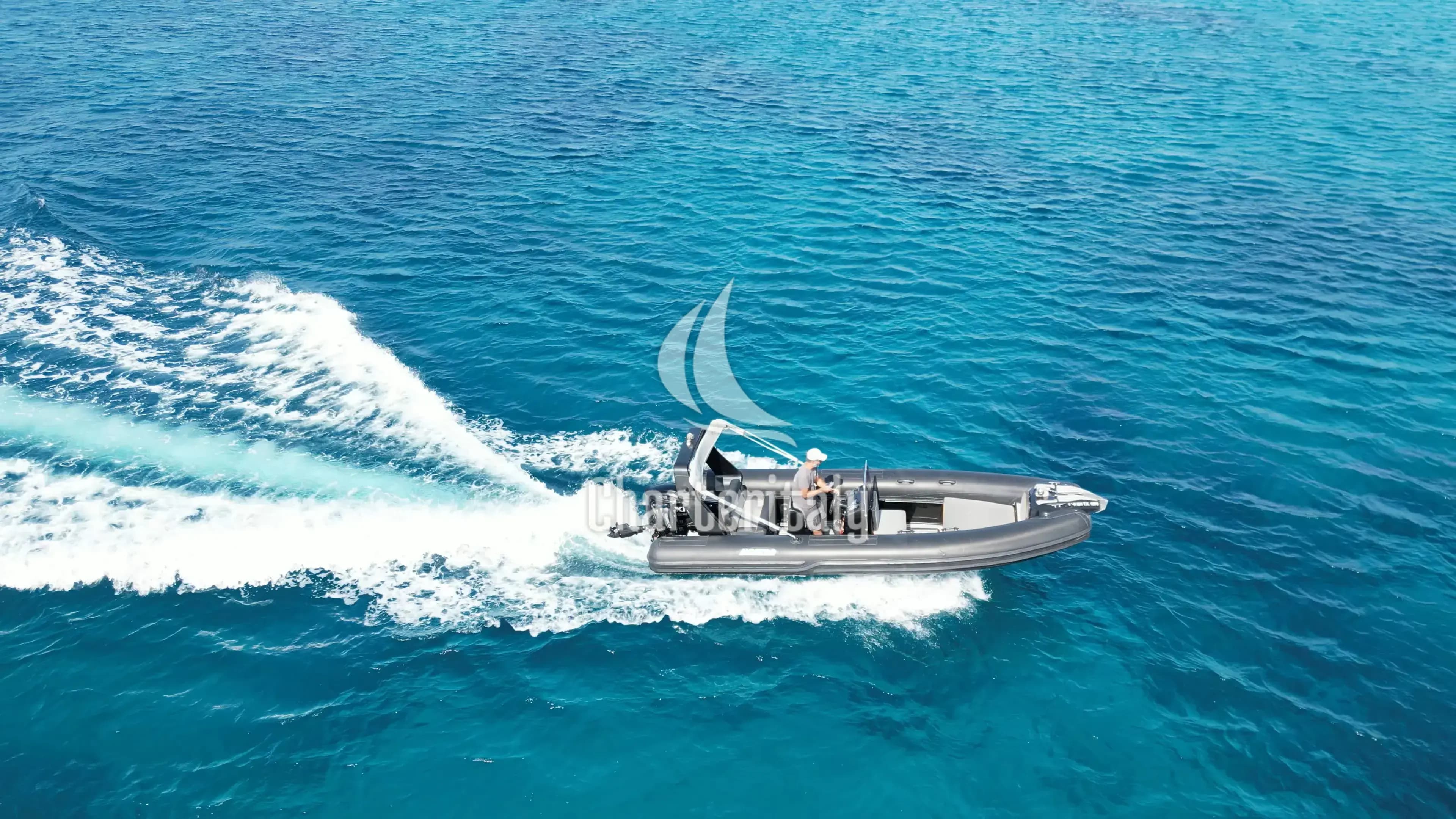 Motorboat - Triton - 11