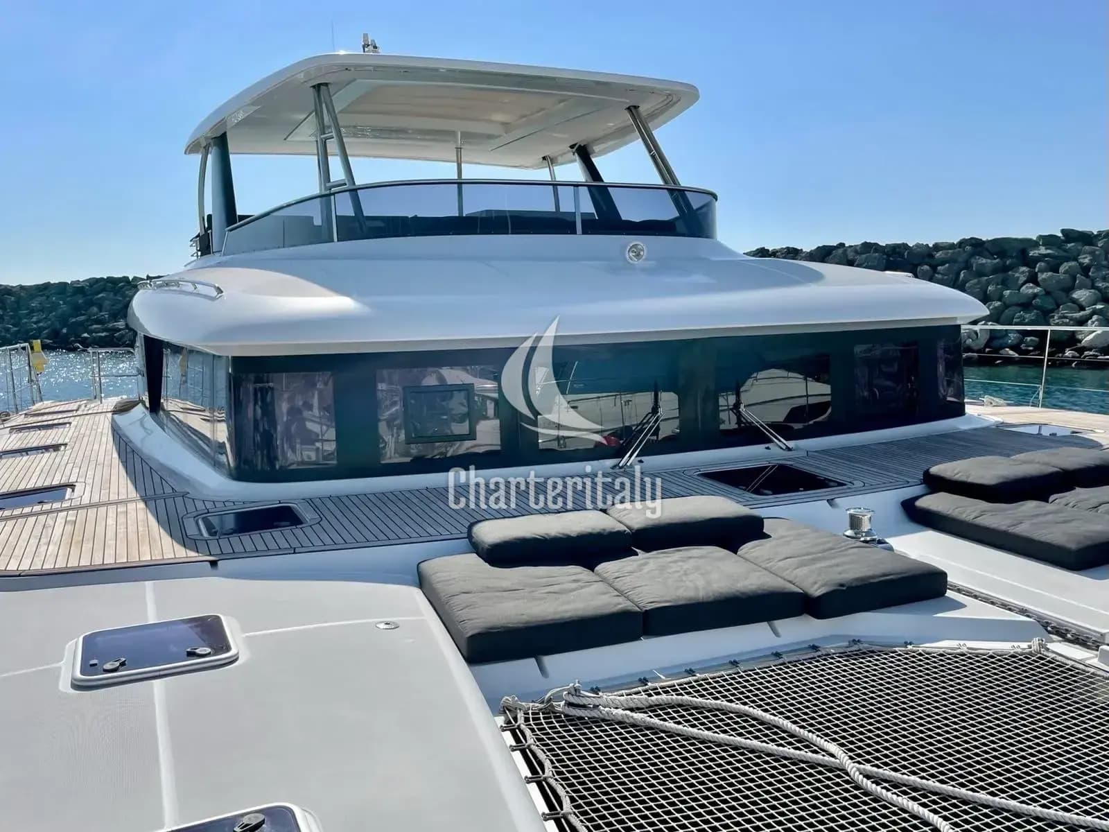 Lagoon Power 630 - Pearly Gates - 10