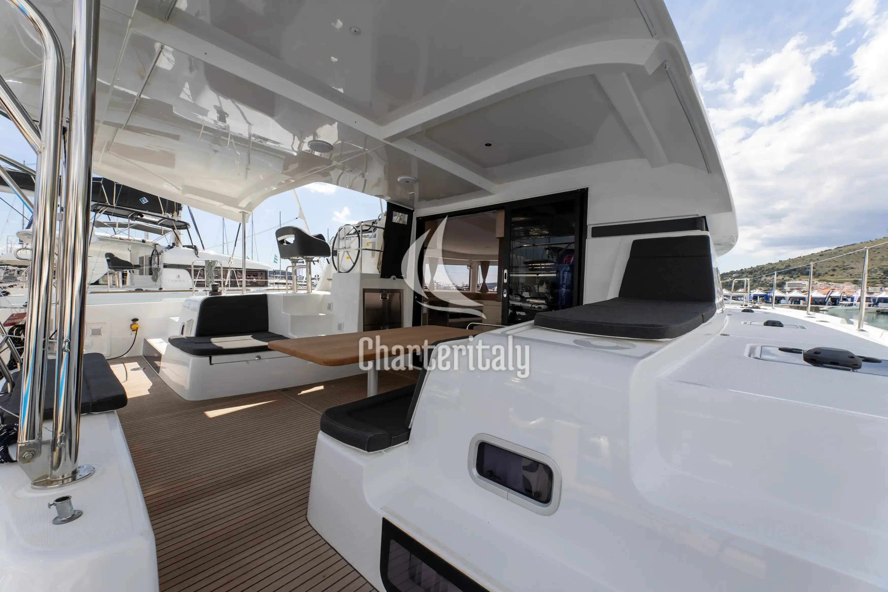 Lagoon 42 - AVENTUS - 9