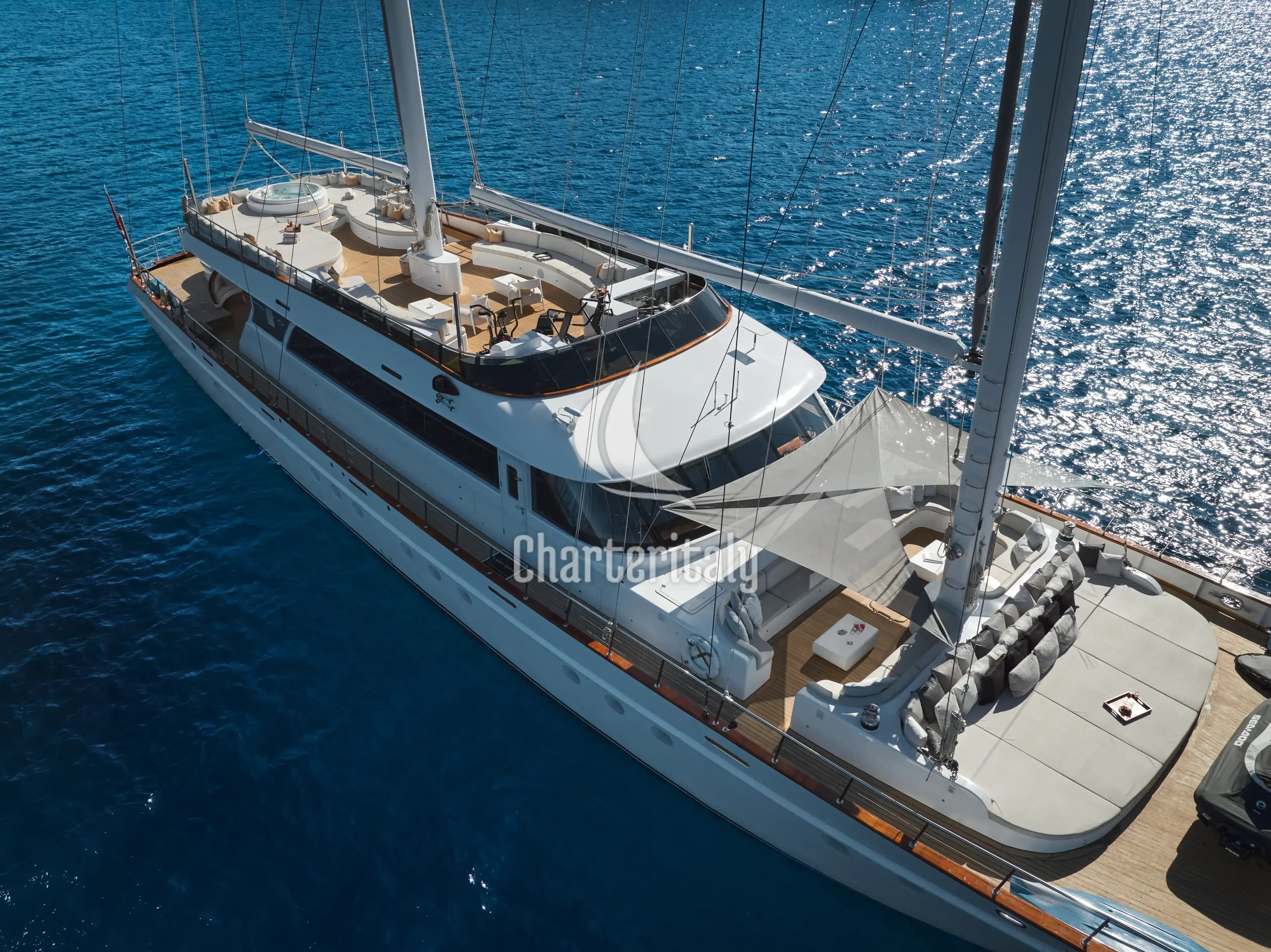 Motor sailer - Lady Gita - 14