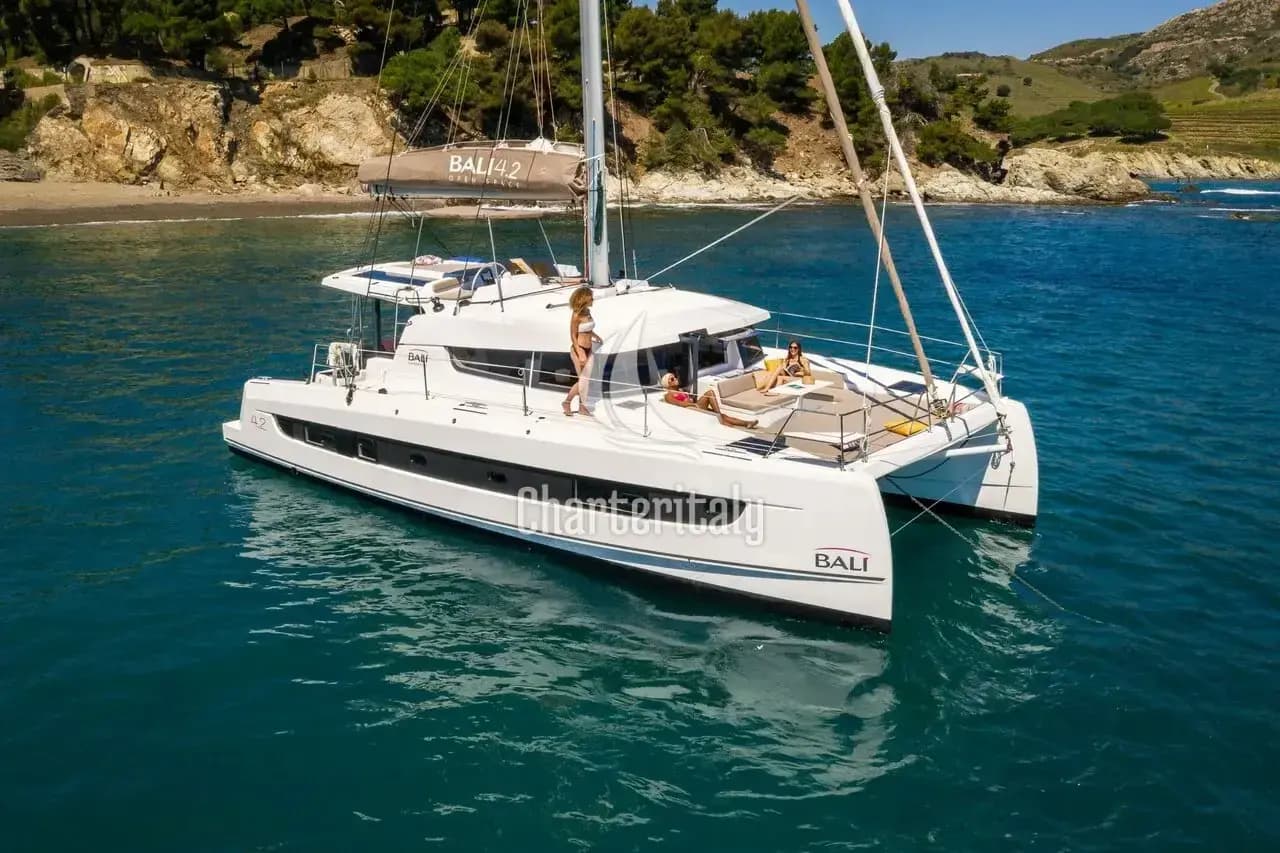 Bali 4.2 - North Cat 42 - 1