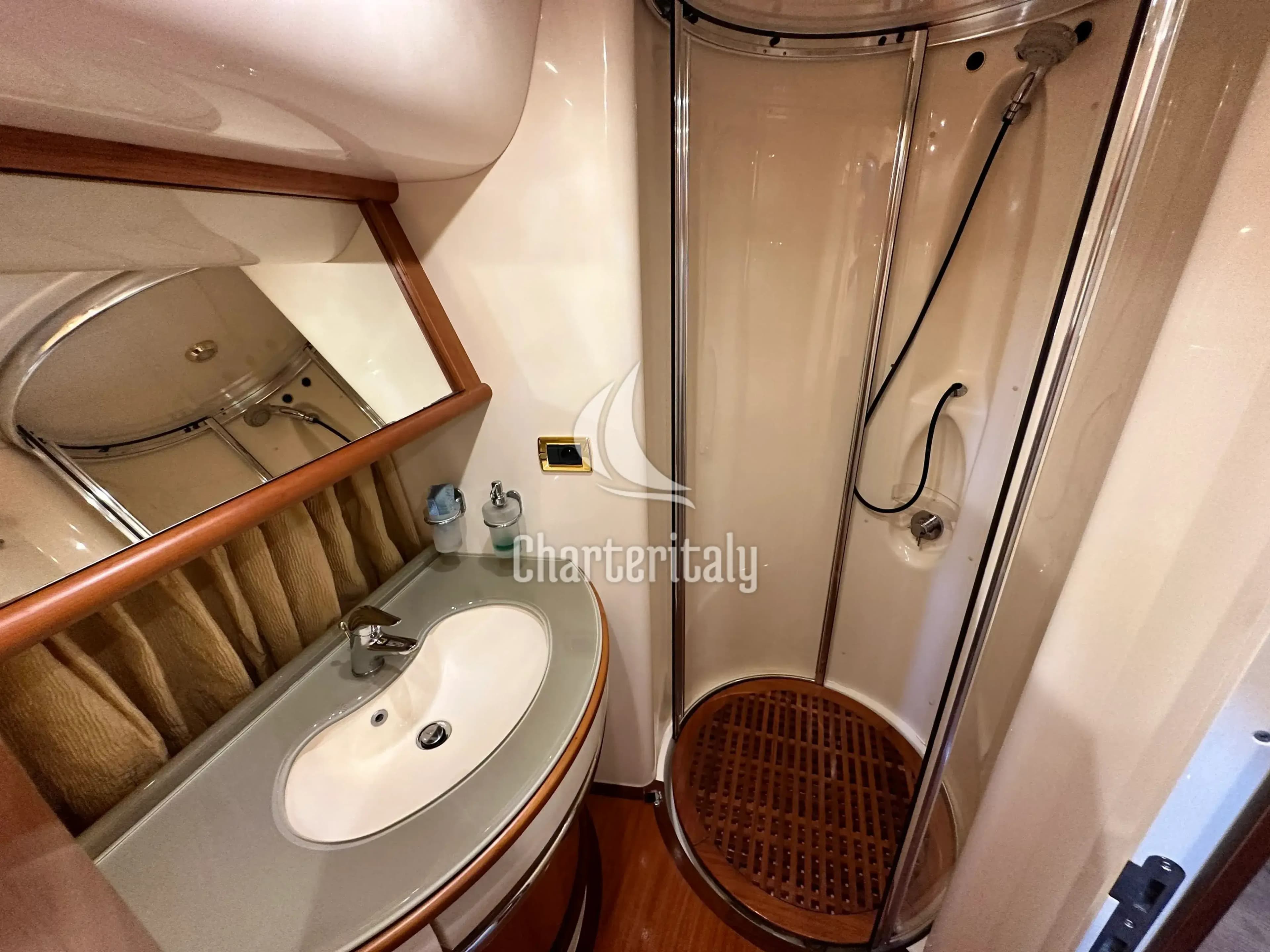 Azimut 62 Evolution - L'Eclair 3 - 64