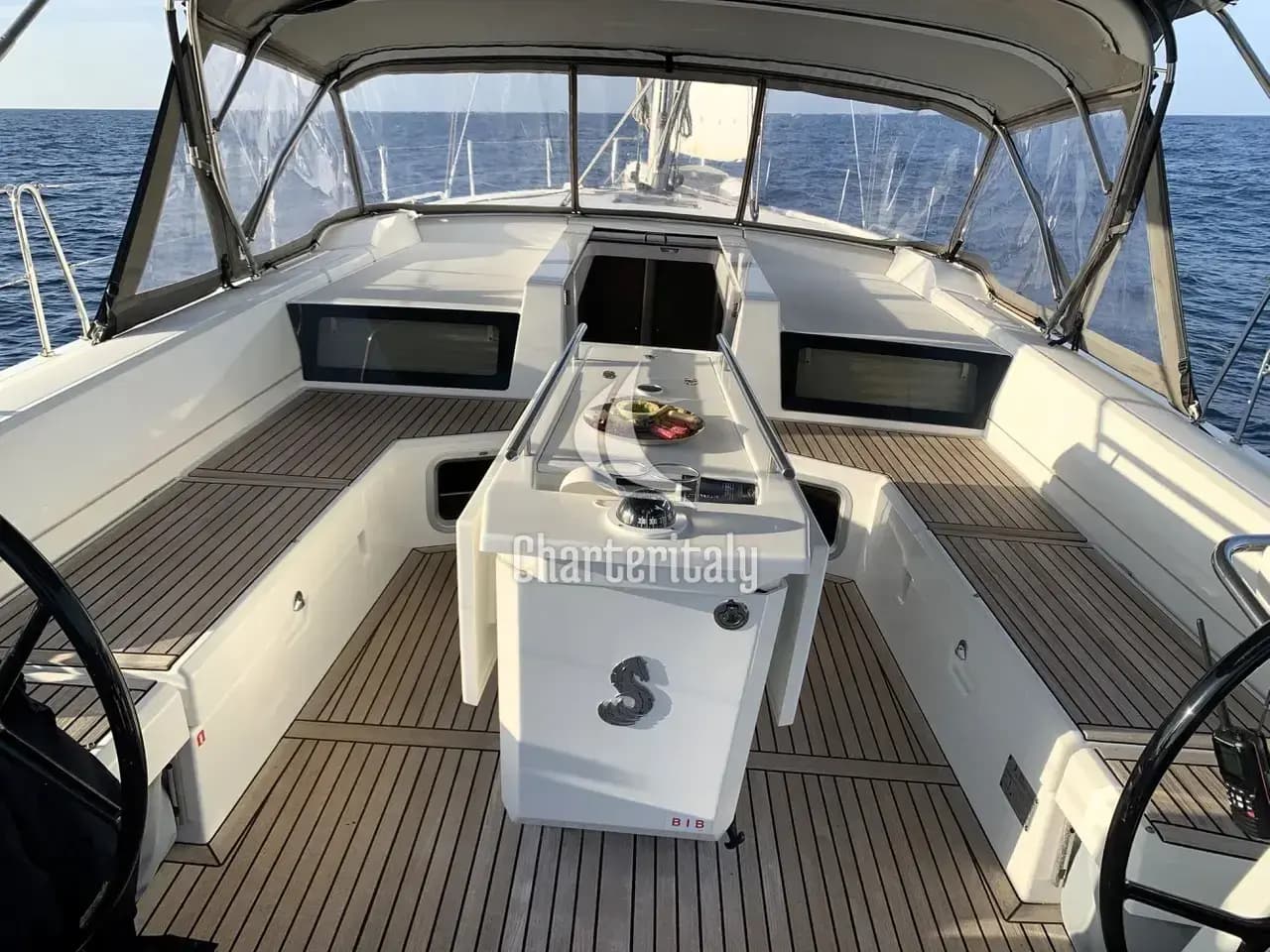 Oceanis 51.1 - Avocado - 5