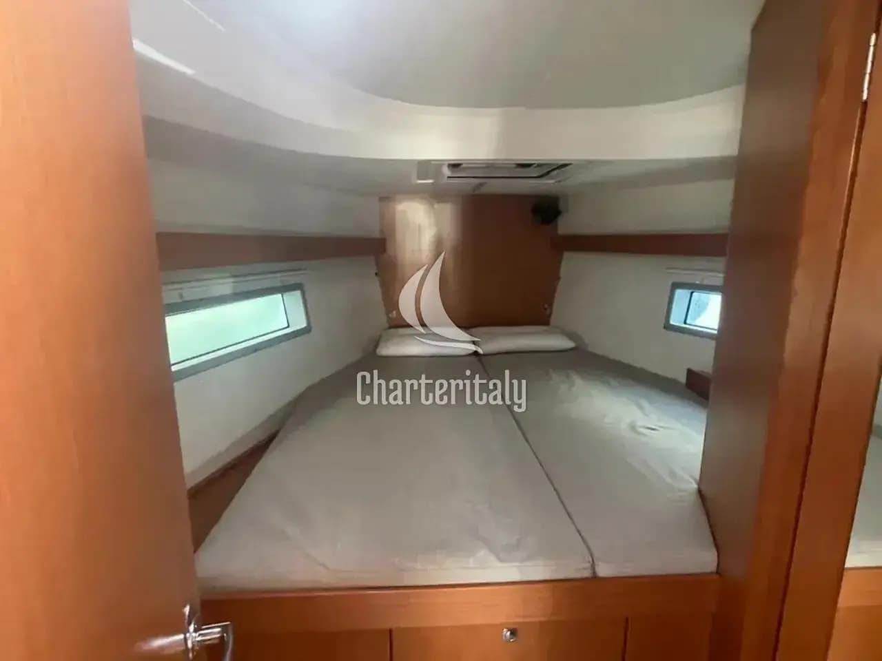Bavaria C42 - BLACKBERRY - 7