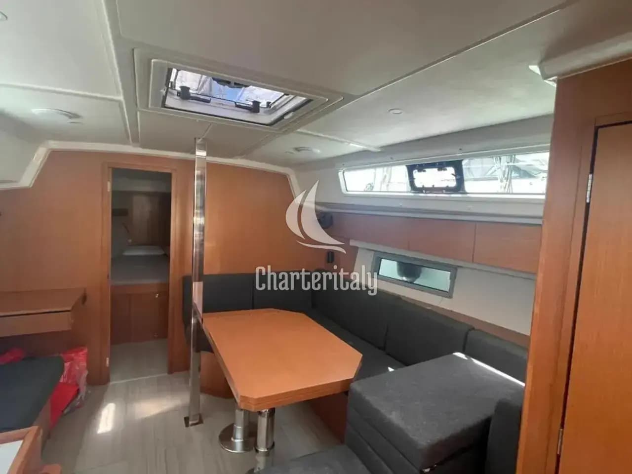 Bavaria C42 - BLACKBERRY - 4