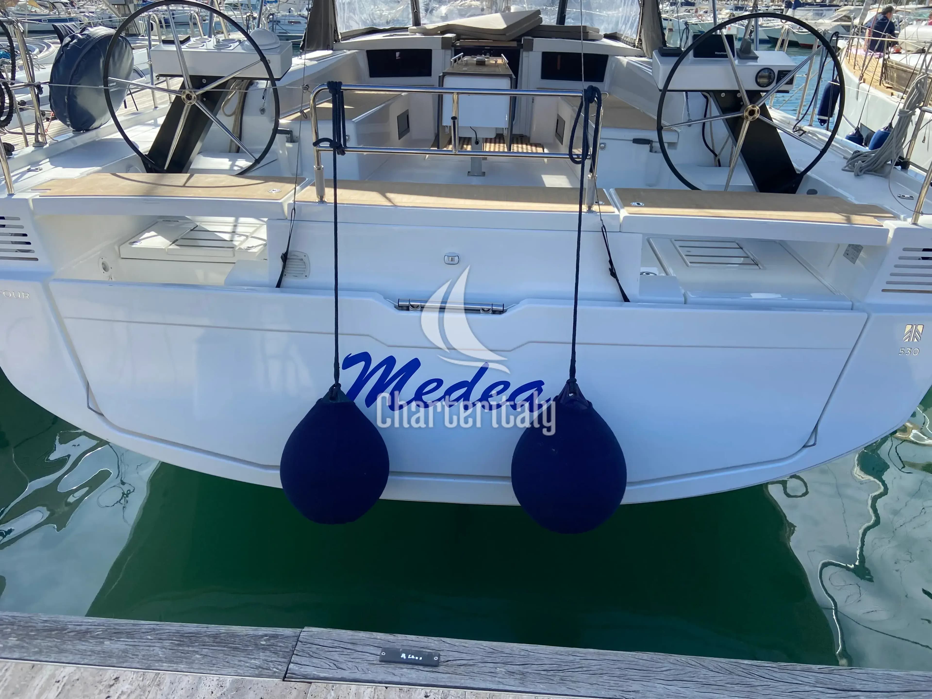 Dufour 530 - Medea - Water maker, Solar Panel - 11