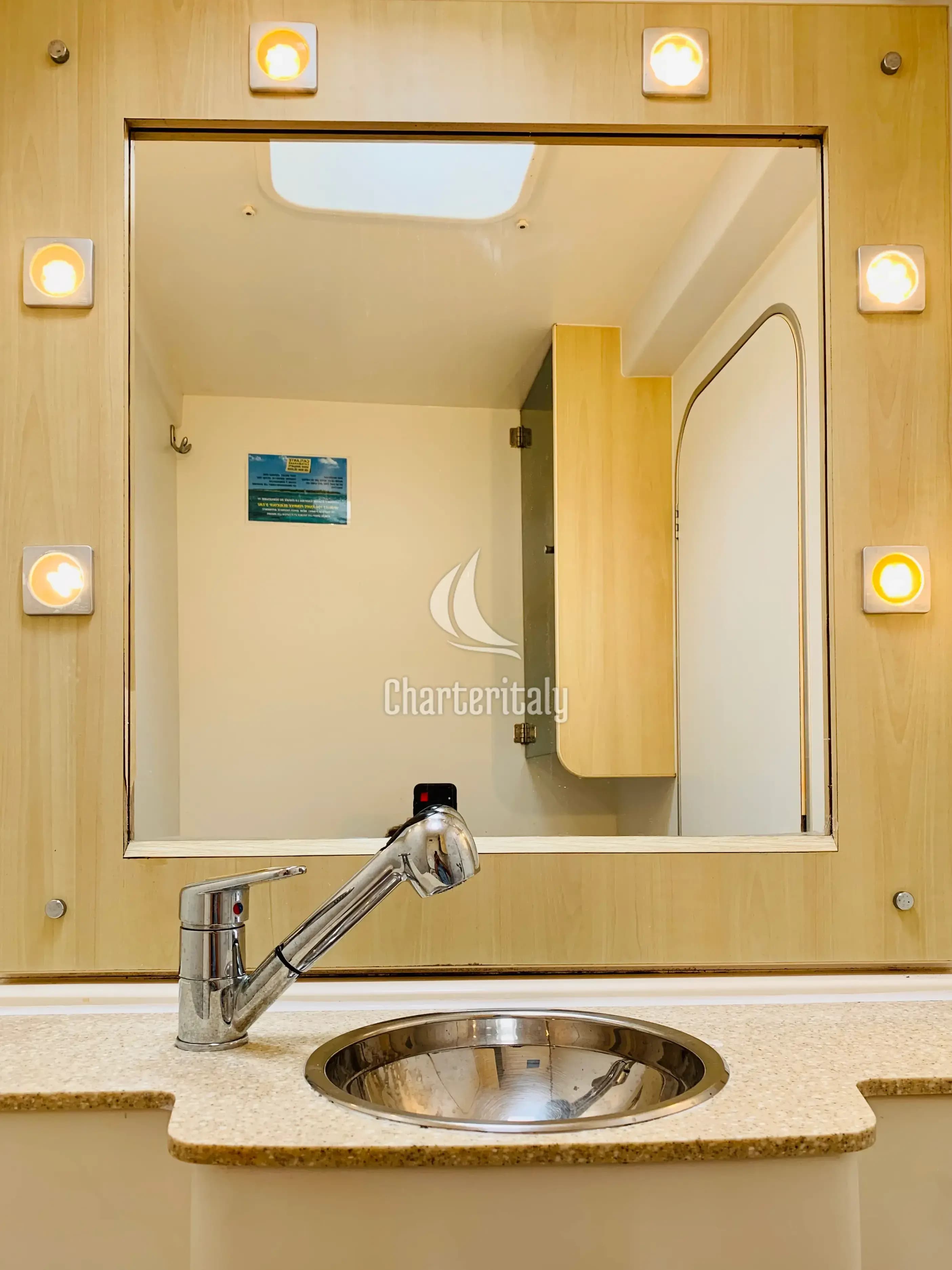 Catlante 600 - Cabin I06 (RM) - 10