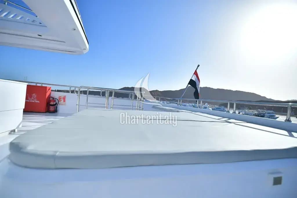 Luxury Motor Yacht - Bunk bed cabin lower deck 1 - 19