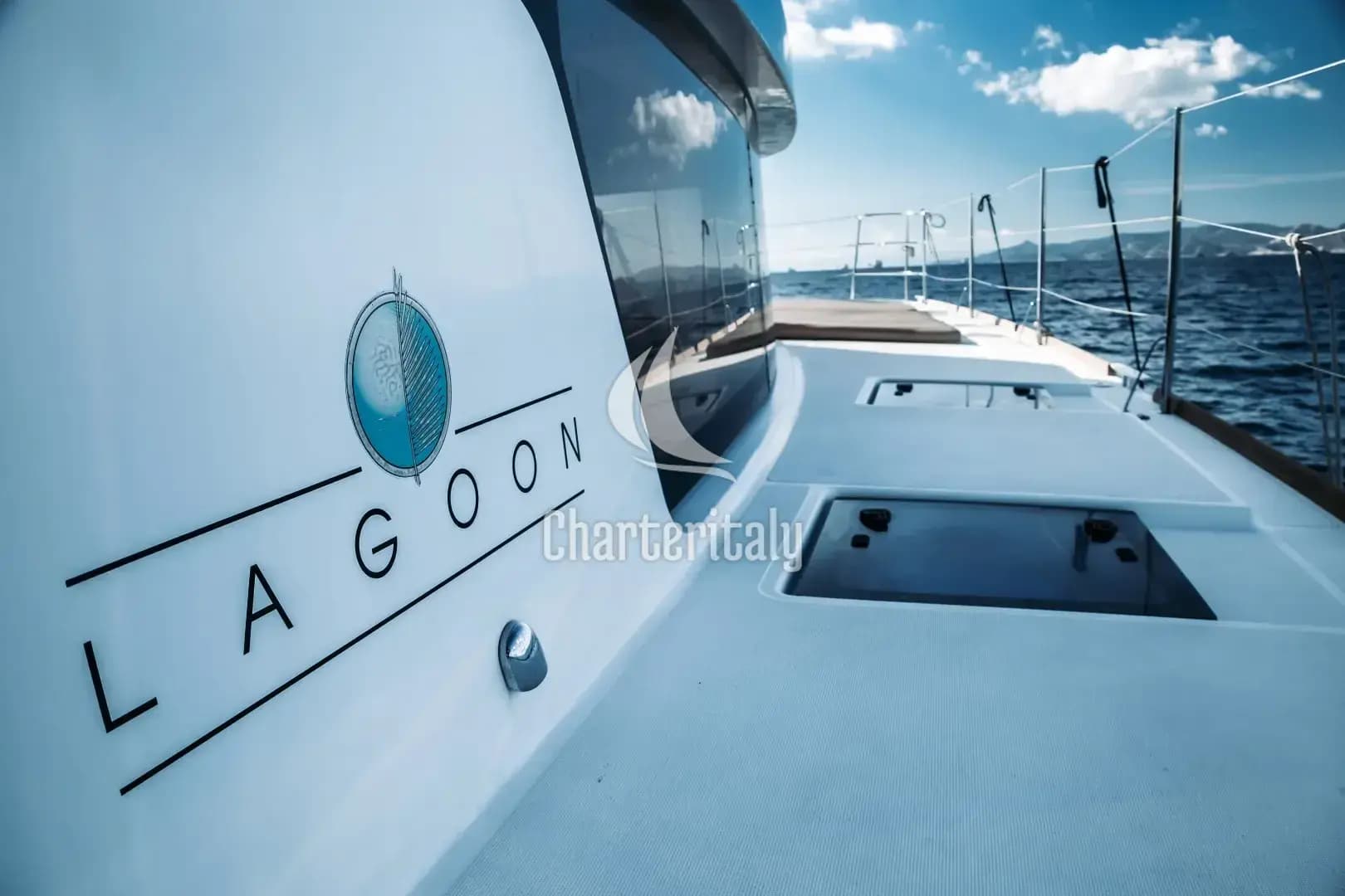 Lagoon 52 - White Pearl - 13
