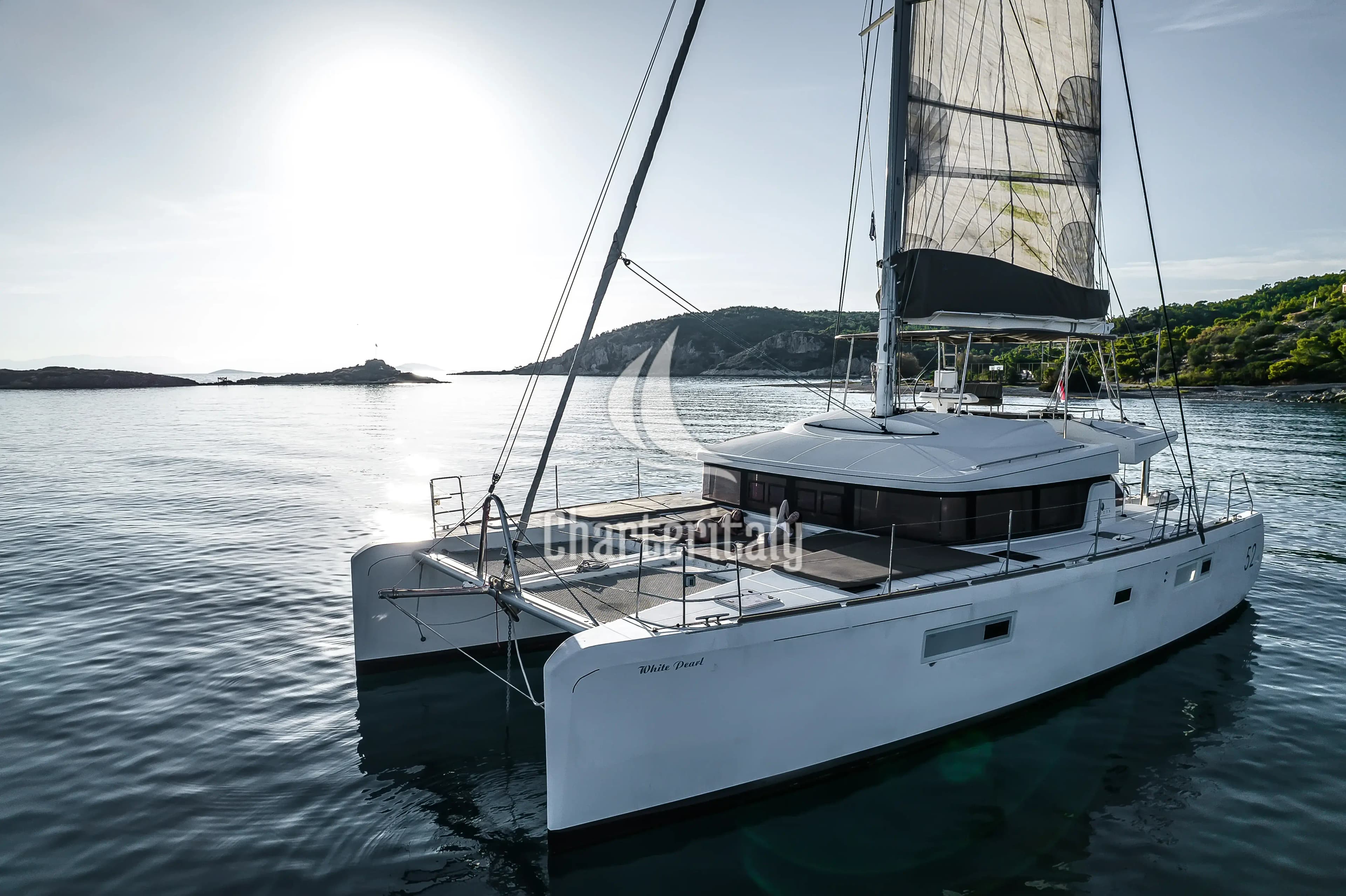 Lagoon 52 - White Pearl - 20
