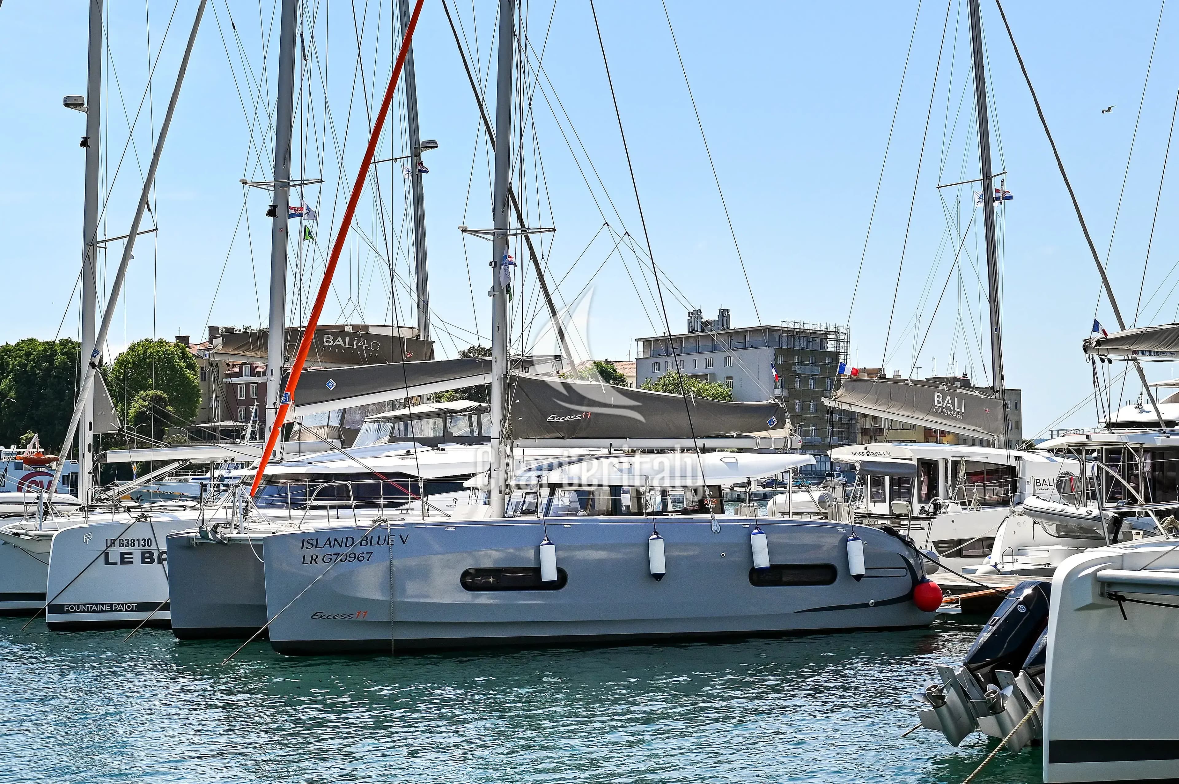 Excess 11 - ISLAND BLUE V - 32