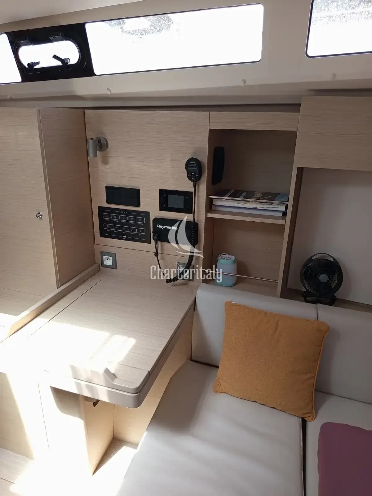 Oceanis 37.1 - AVRA - 8