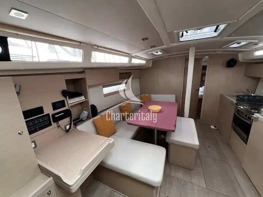 Oceanis 37.1 - AVRA - 10