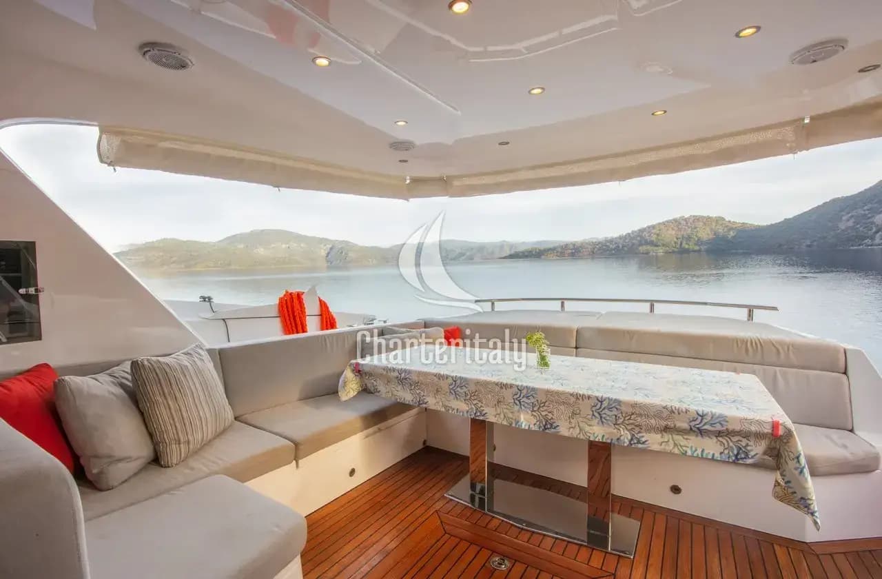 Numarine 62 Flybridge - Journey - 9