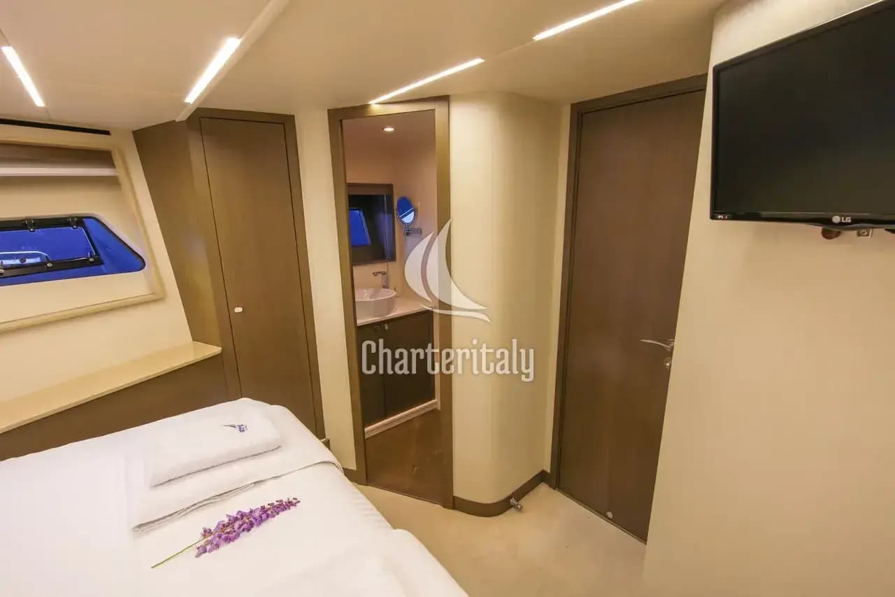 Numarine 62 Flybridge - Journey - 27
