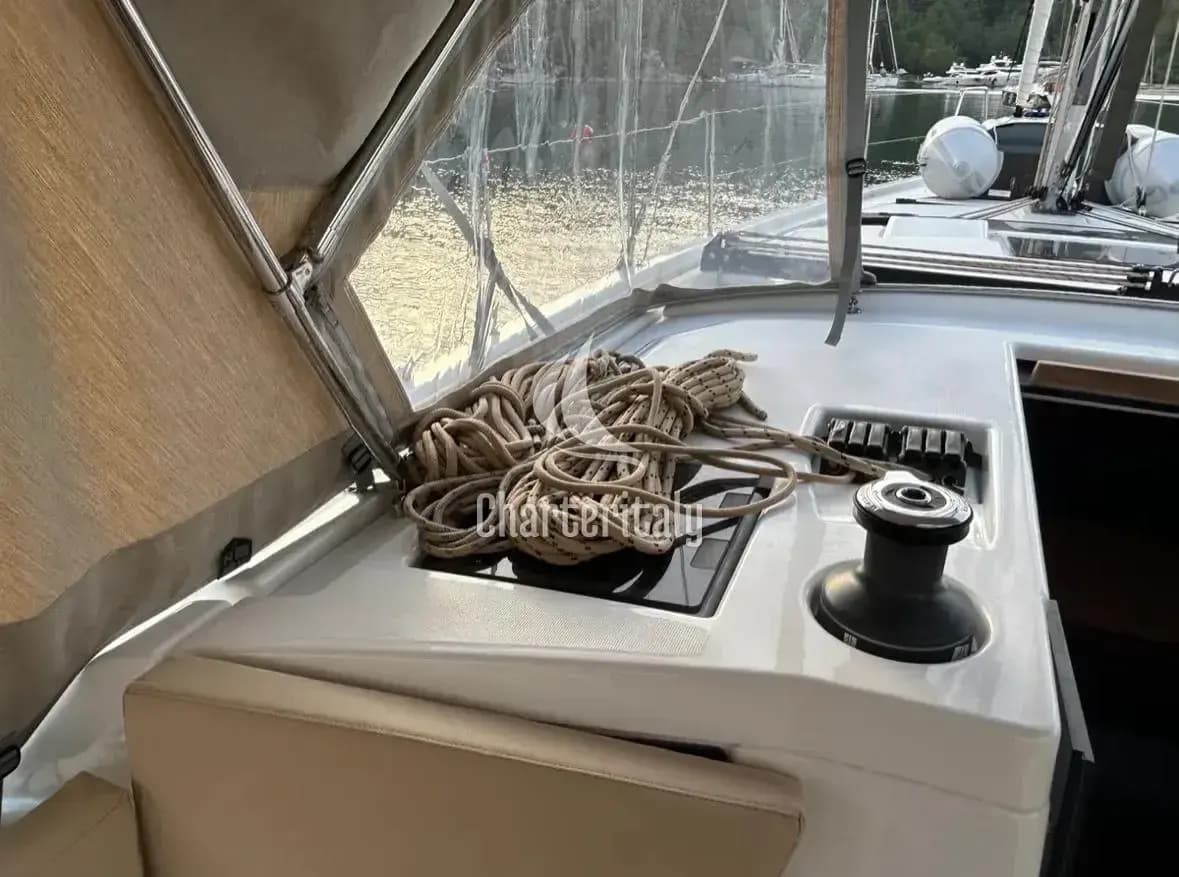 Dufour 390 Grand Large - Sail Corvus - 9