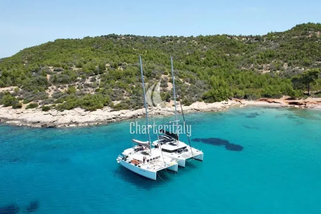 Lagoon 450 Fly - AEROPI  |⛵ VIP, Skippered Only, Watermaker, Generator, AC, BBQ - 10