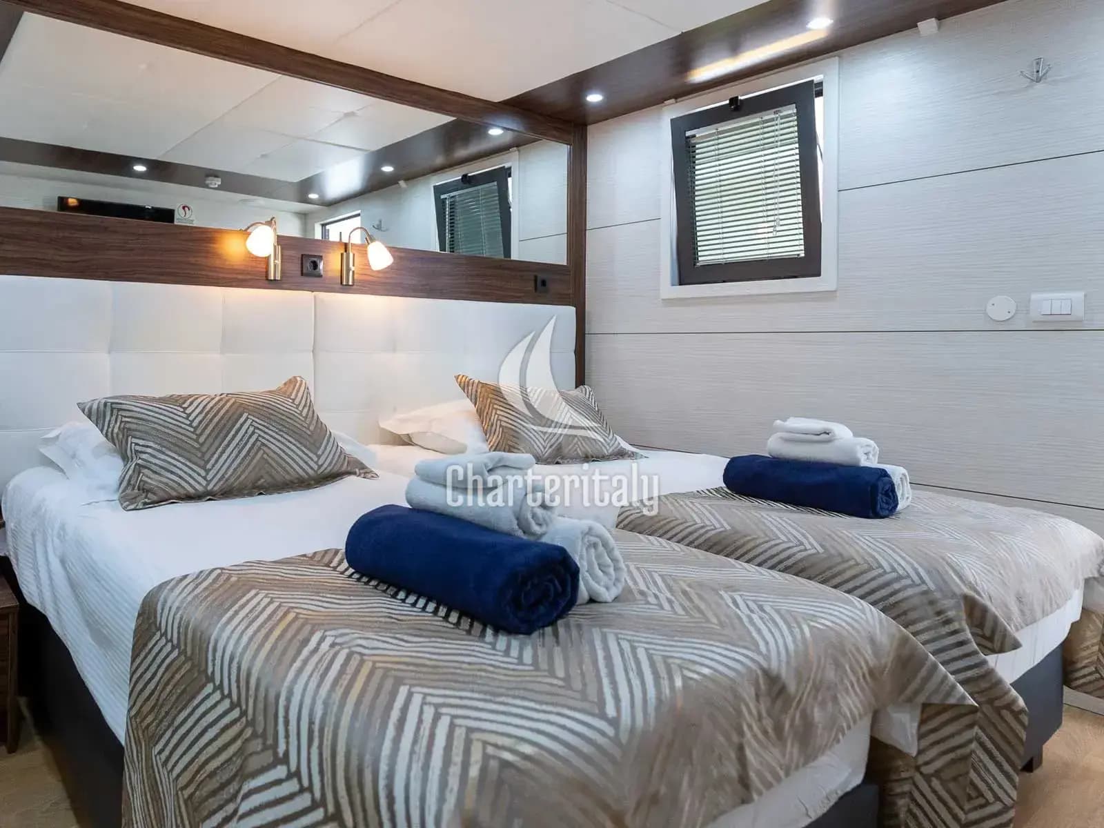 Power Catamaran - MB Adriatic Queen - 22