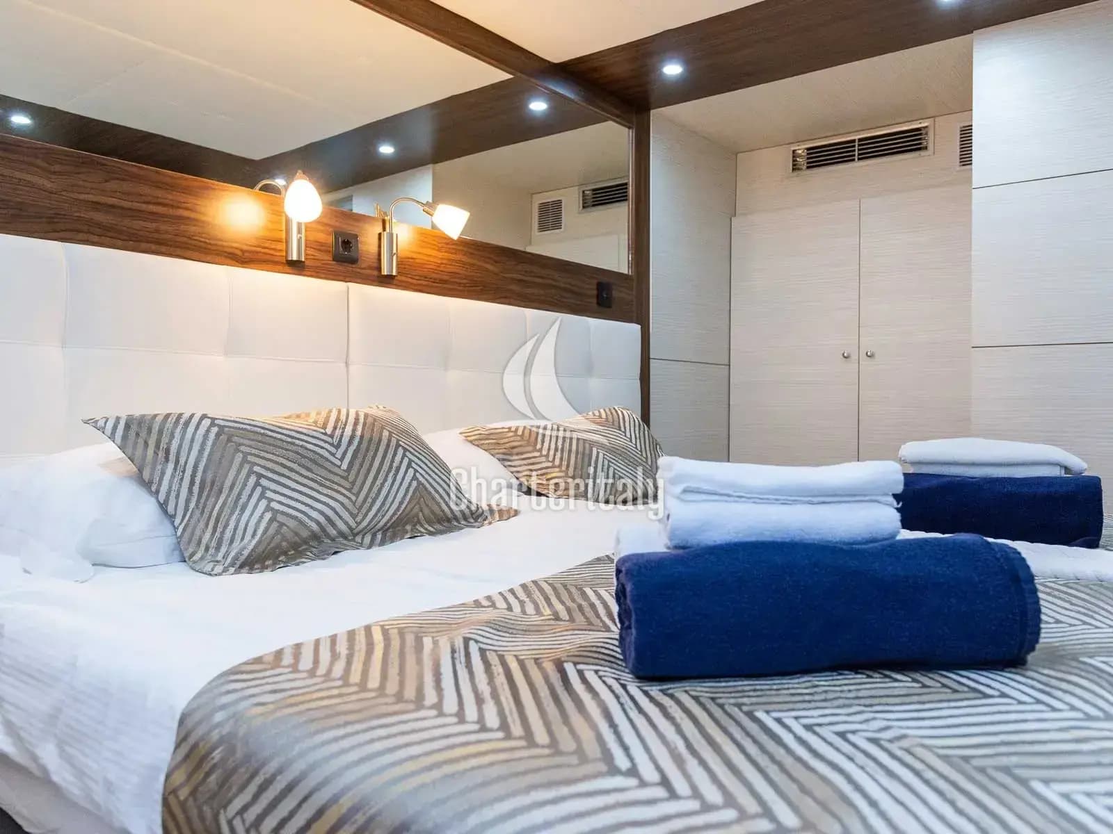 Power Catamaran - MB Adriatic Queen - 13