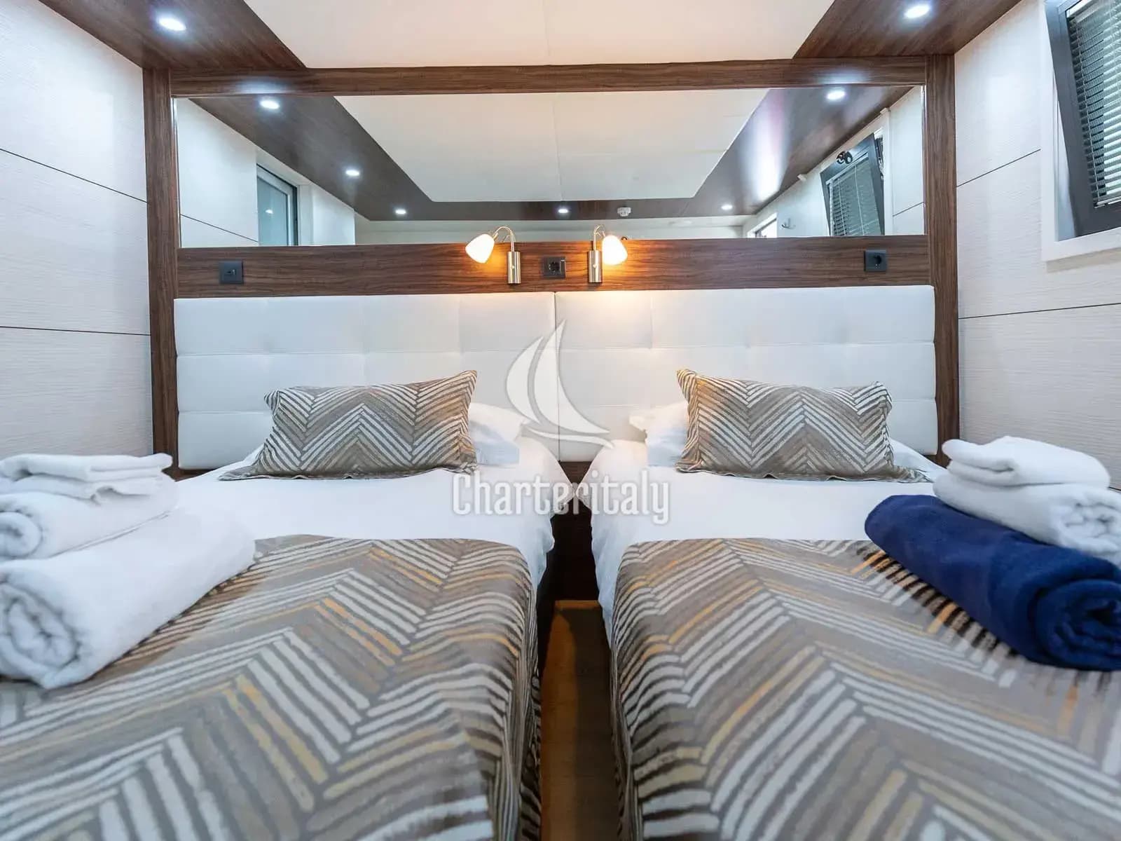 Power Catamaran - MB Adriatic Queen - 19