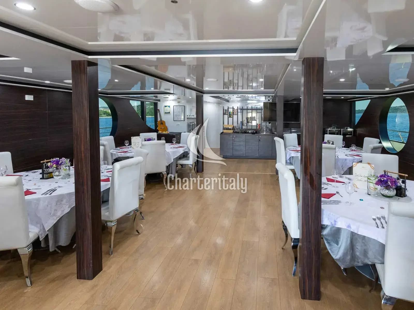 Power Catamaran - MB Adriatic Queen - 14