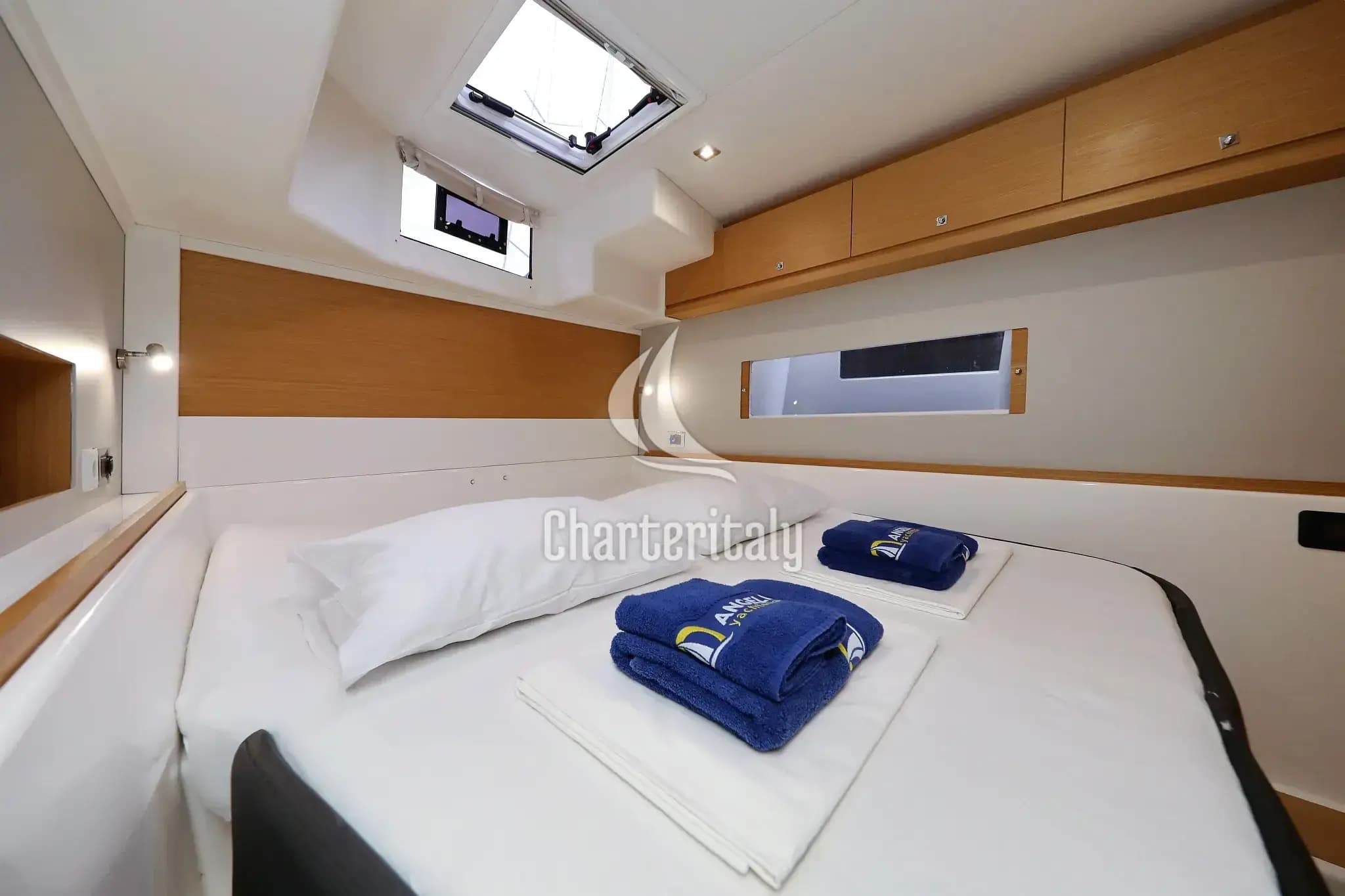 Dufour 48 Catamaran - 5 + 1 cab. - Believe - 28