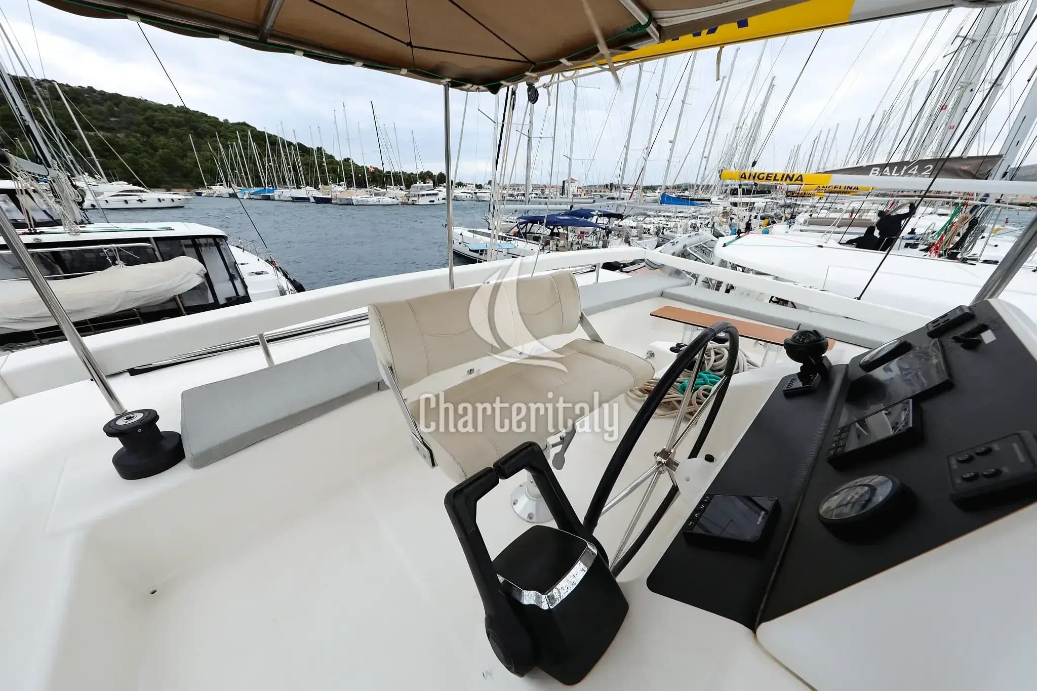 Dufour 48 Catamaran - 5 + 1 cab. - Believe - 9